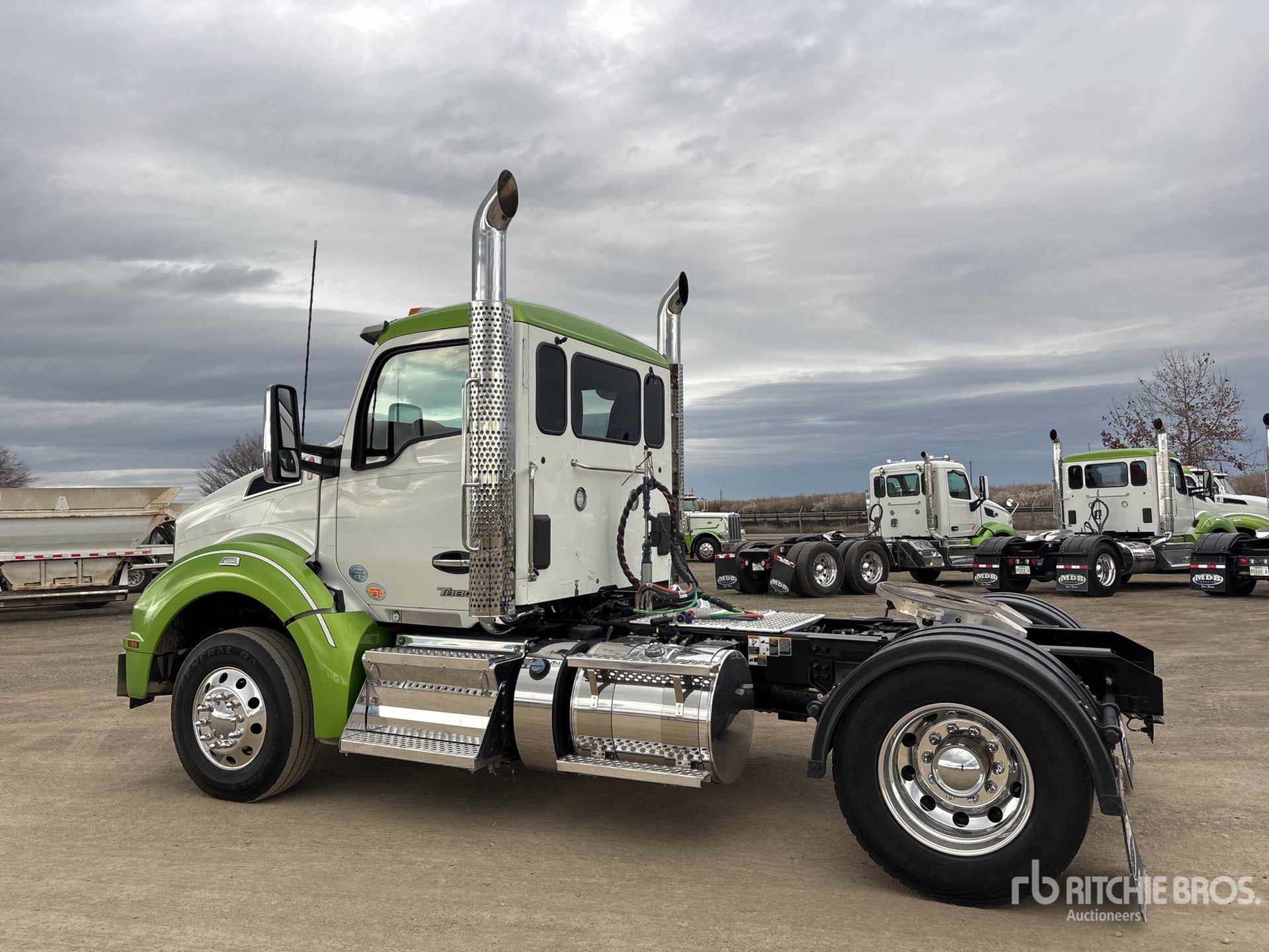 General Appearance with Picture, Left Rear Corner