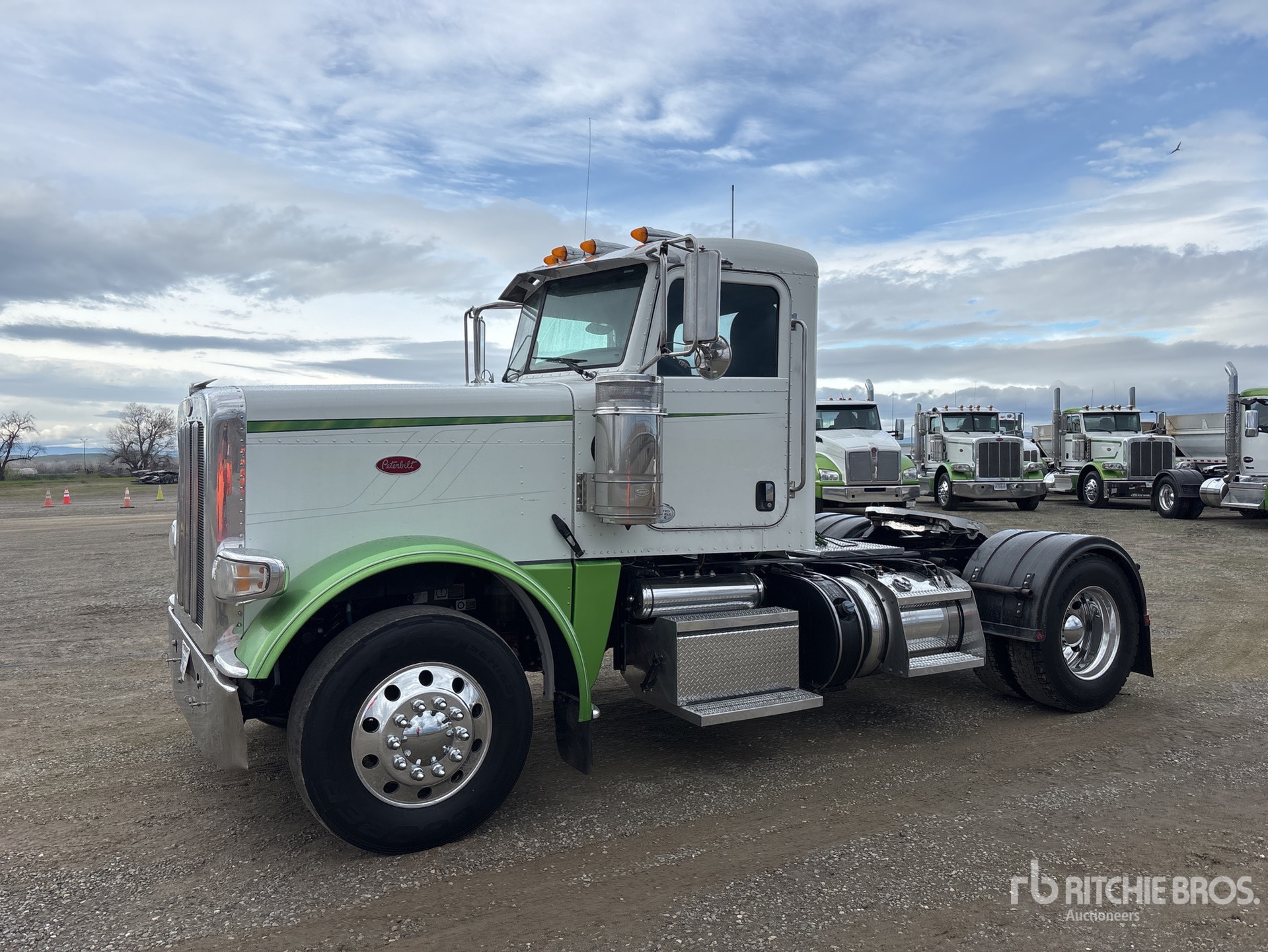 General Appearance with Picture, Left Front Corner