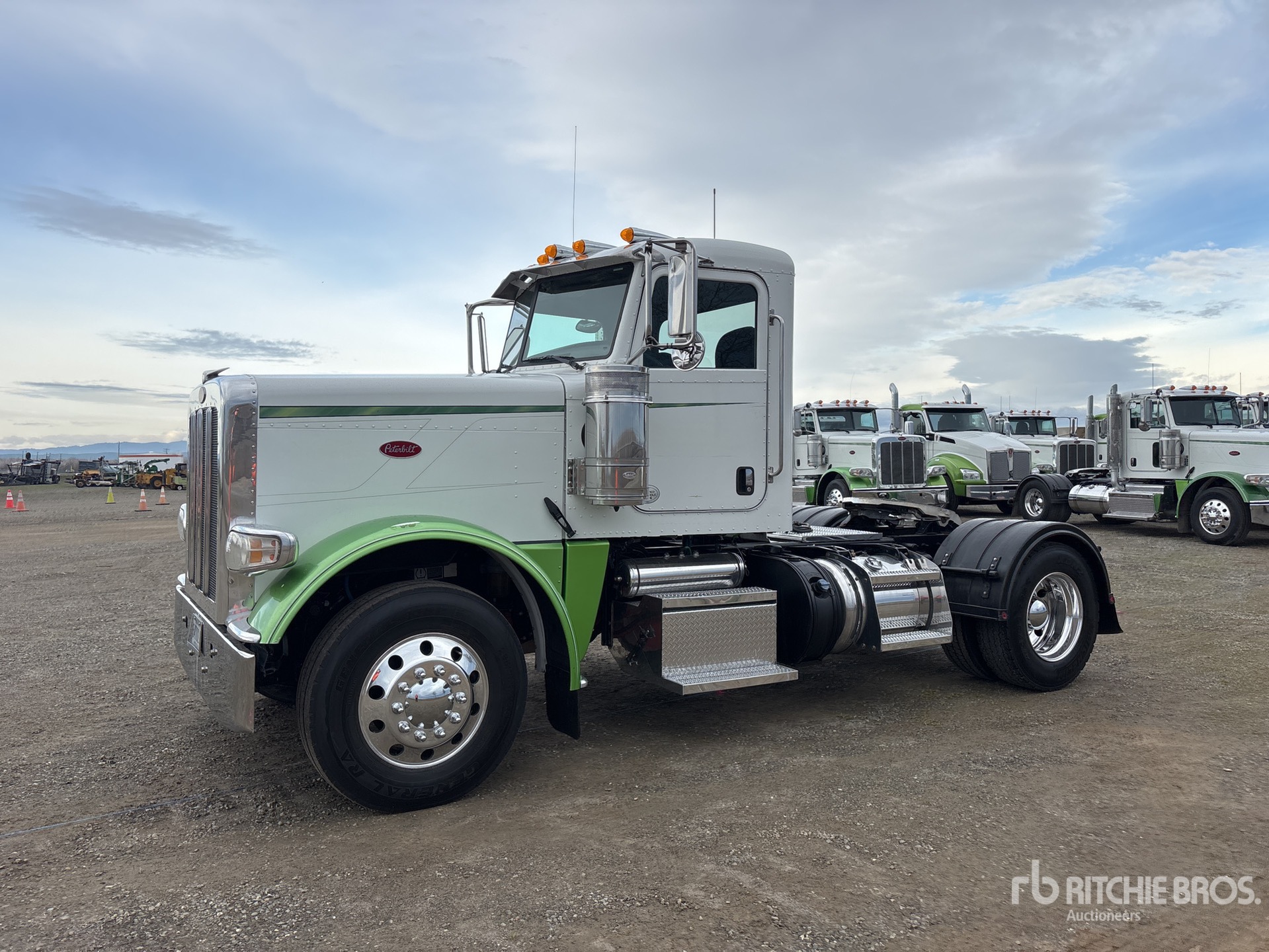 General Appearance with Featured Photo