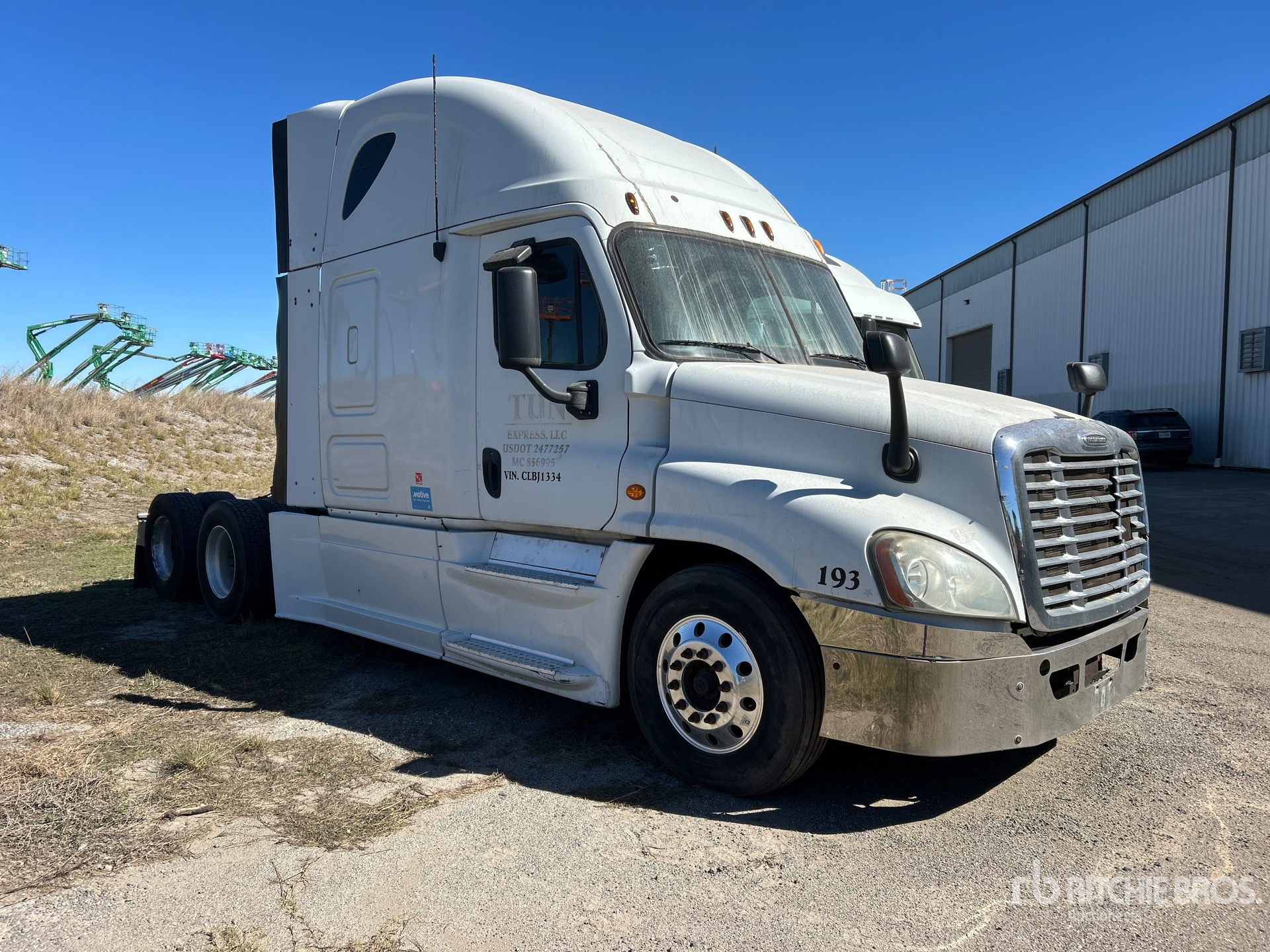 General Appearance with Picture, Right Front Corner