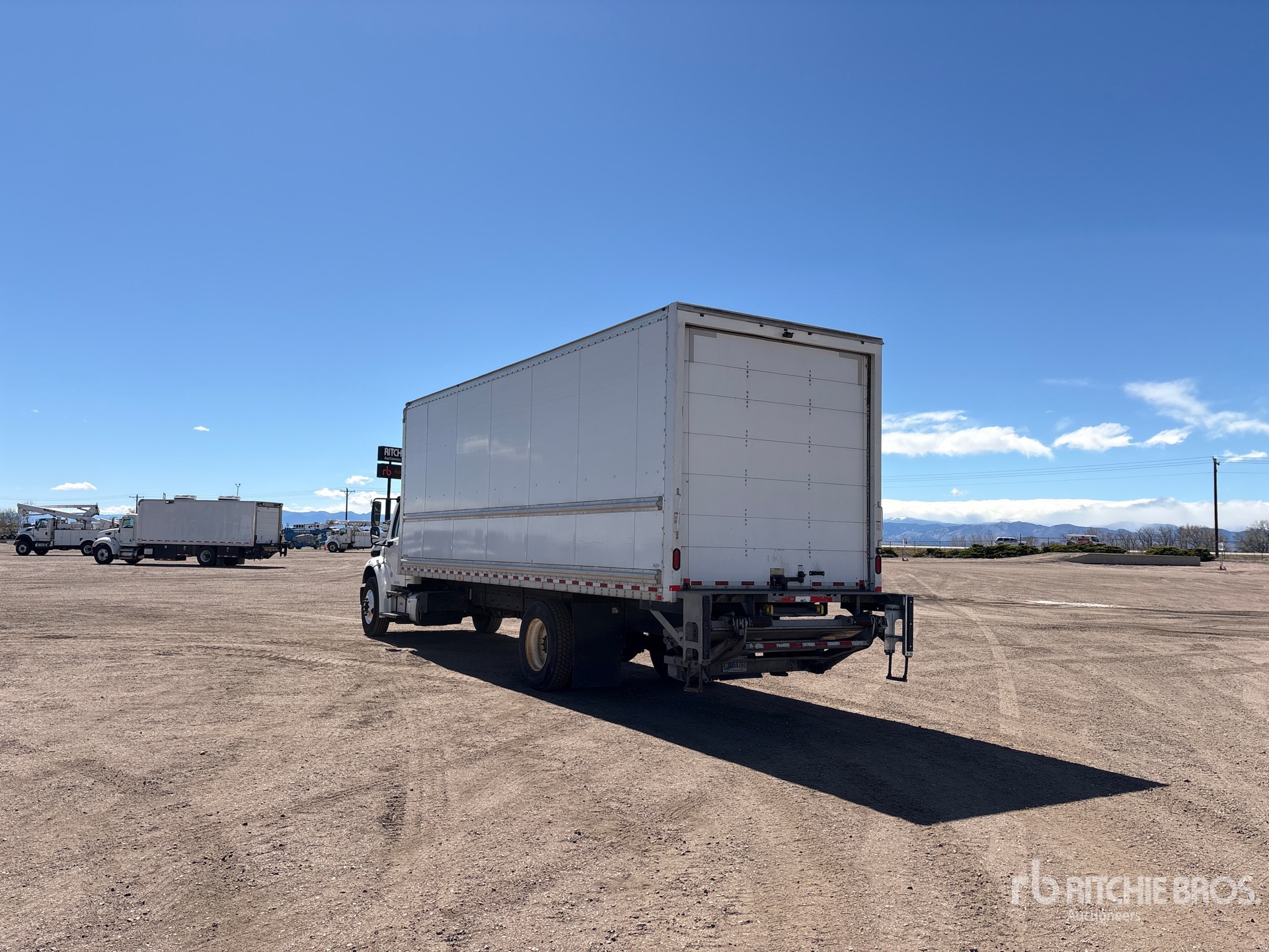 Aspect général with Image, coin arrière gauche