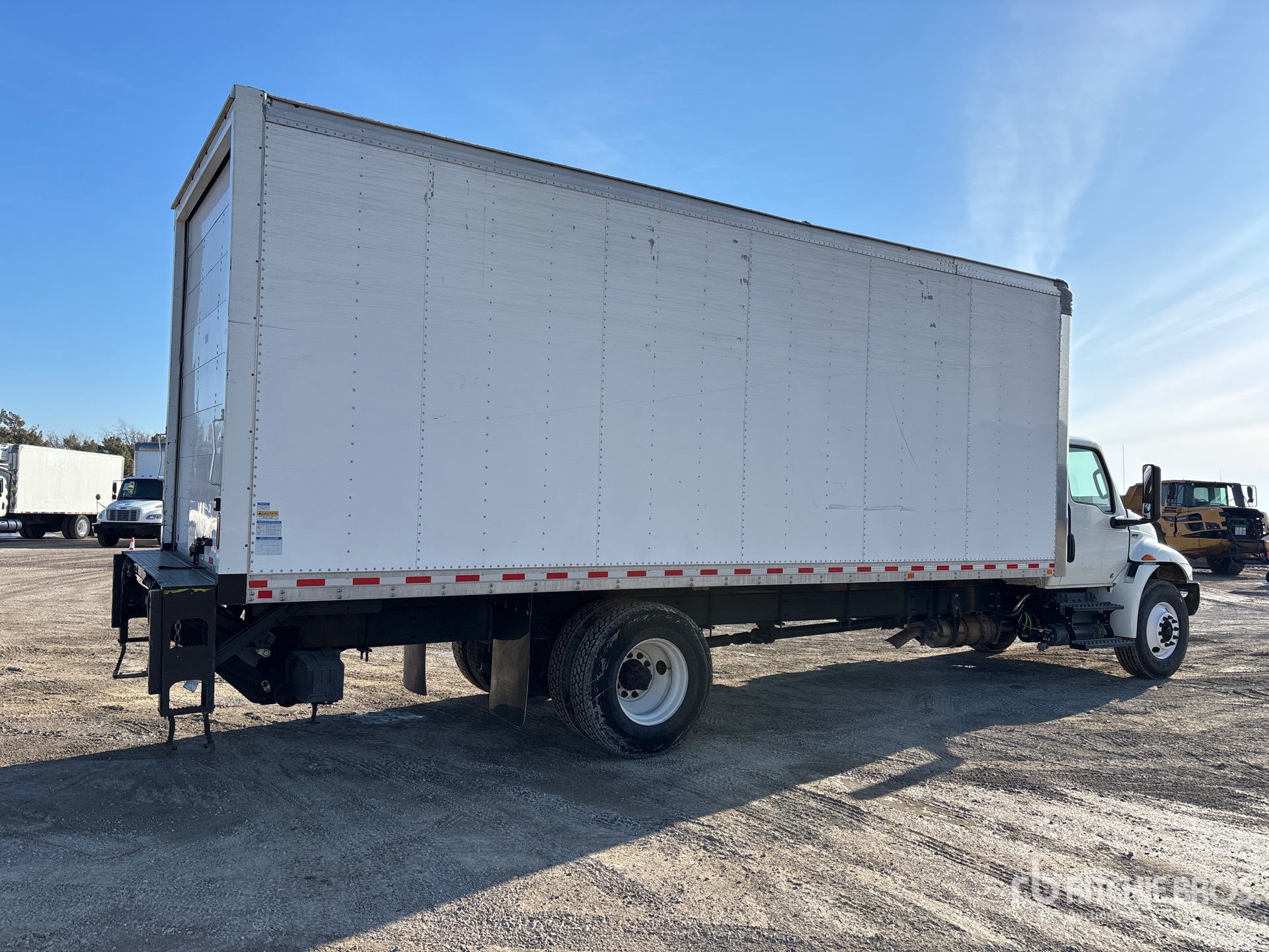 General Appearance with Bild, Ecke hinten rechts