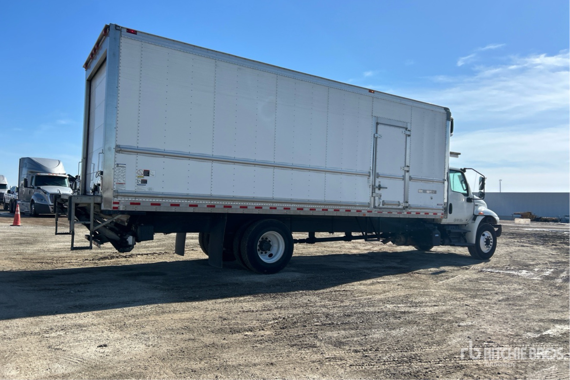 General Appearance with Imagen: esquina trasera derecha