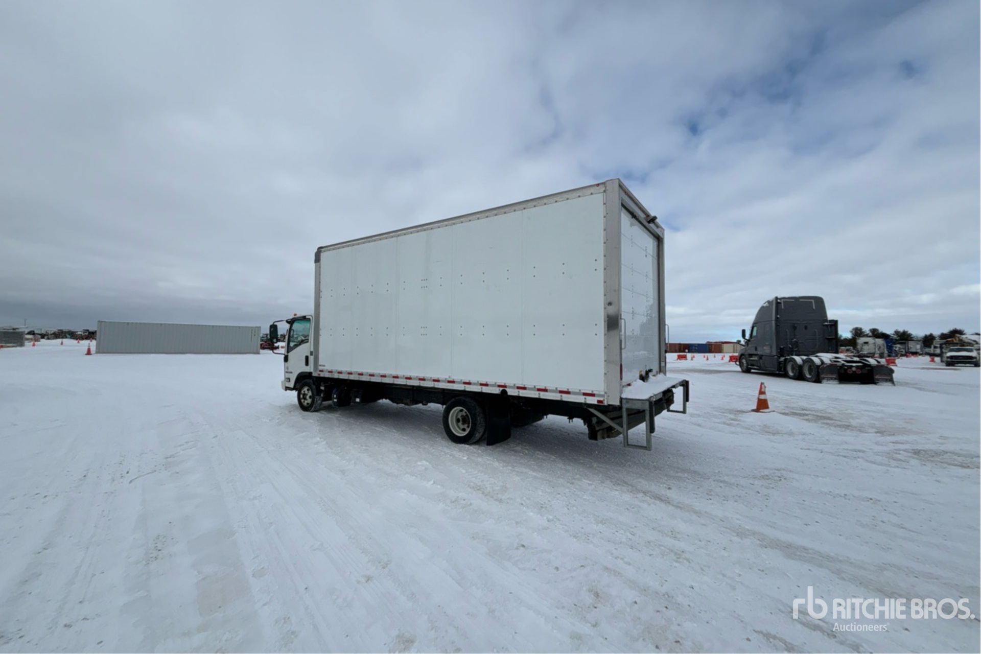 Aspect général with Image, coin arrière gauche