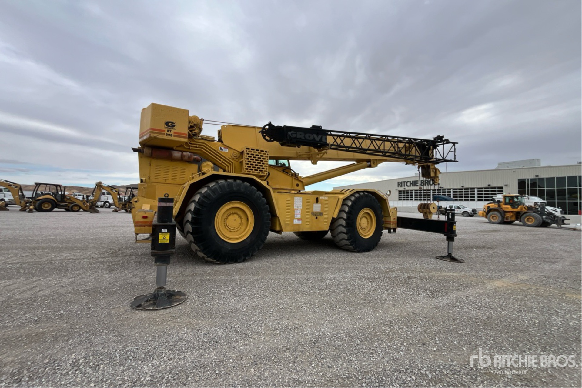 General Appearance with Picture, Right Rear Corner