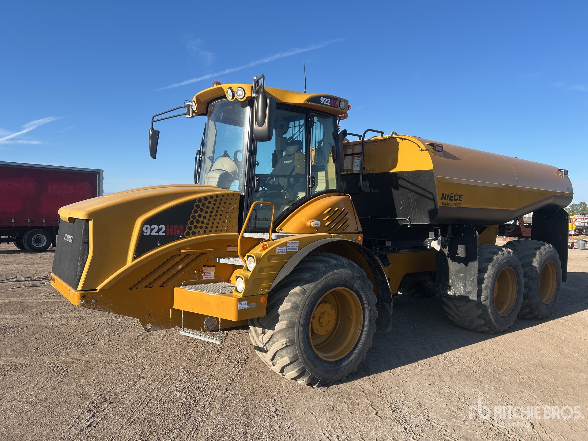 General Appearance with Bild, Ecke vorne links