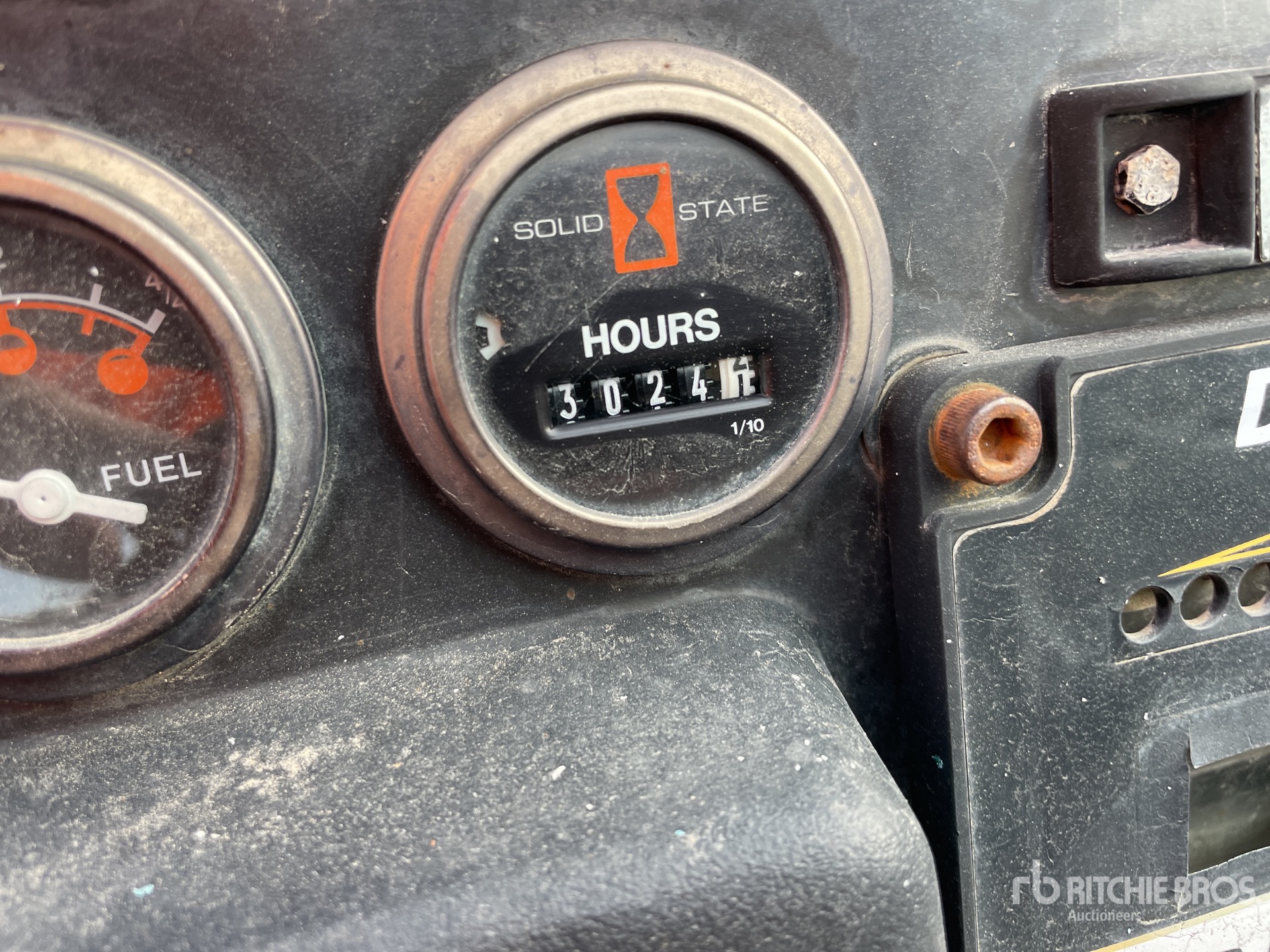 General Appearance with Hour Meter / Odometer