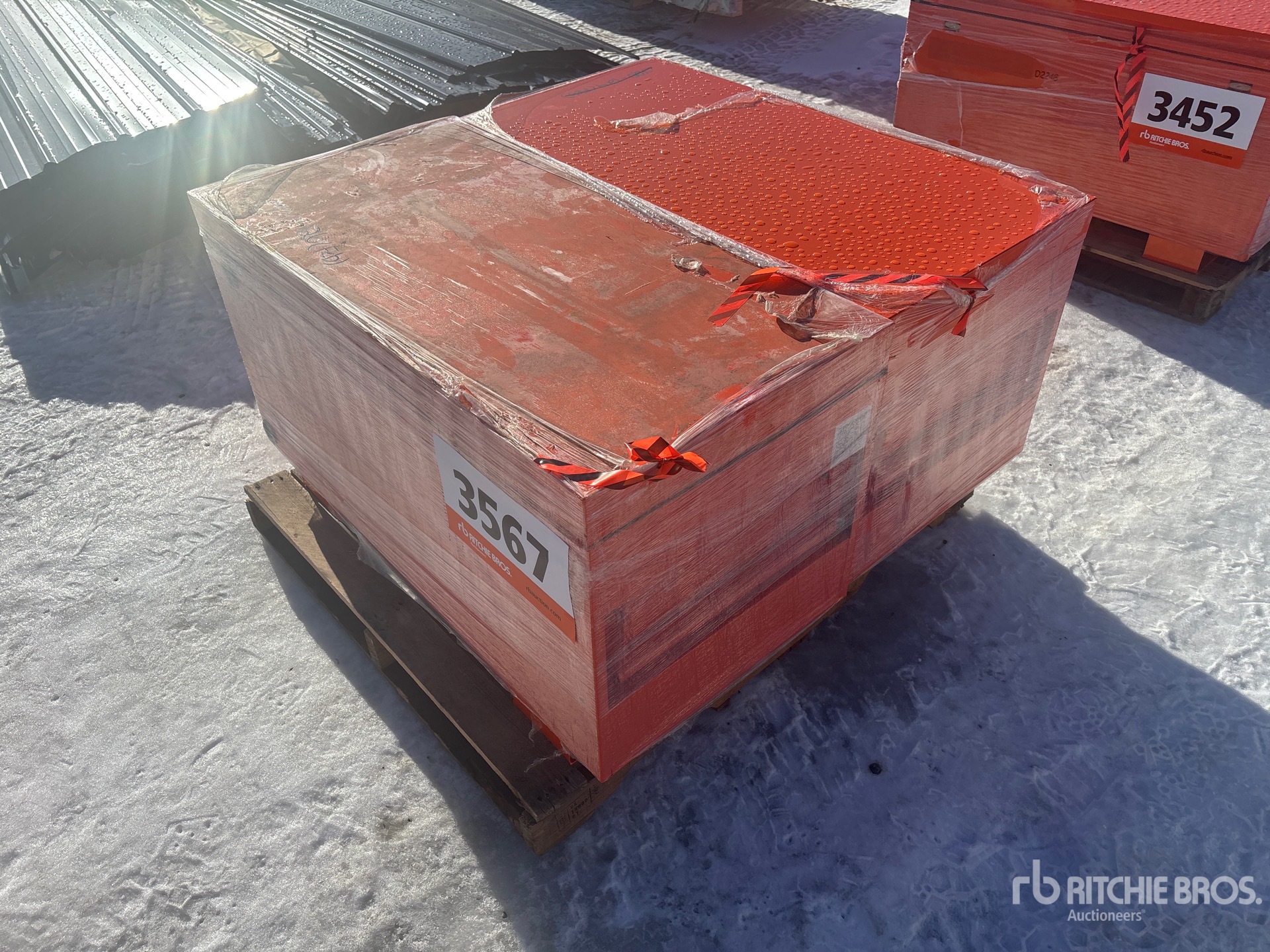 General Appearance with Picture, Left Front Corner