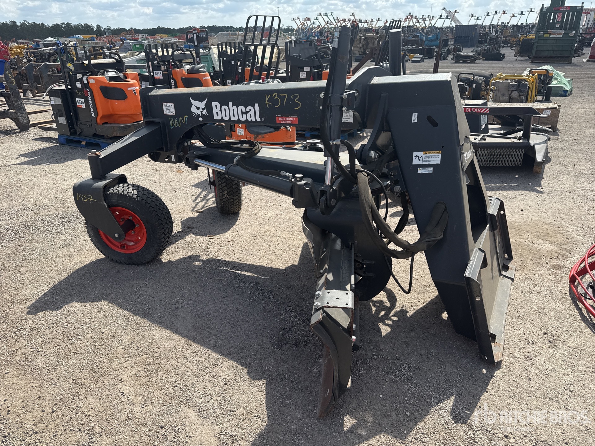 General Appearance with Foto, angolo posteriore sinistro