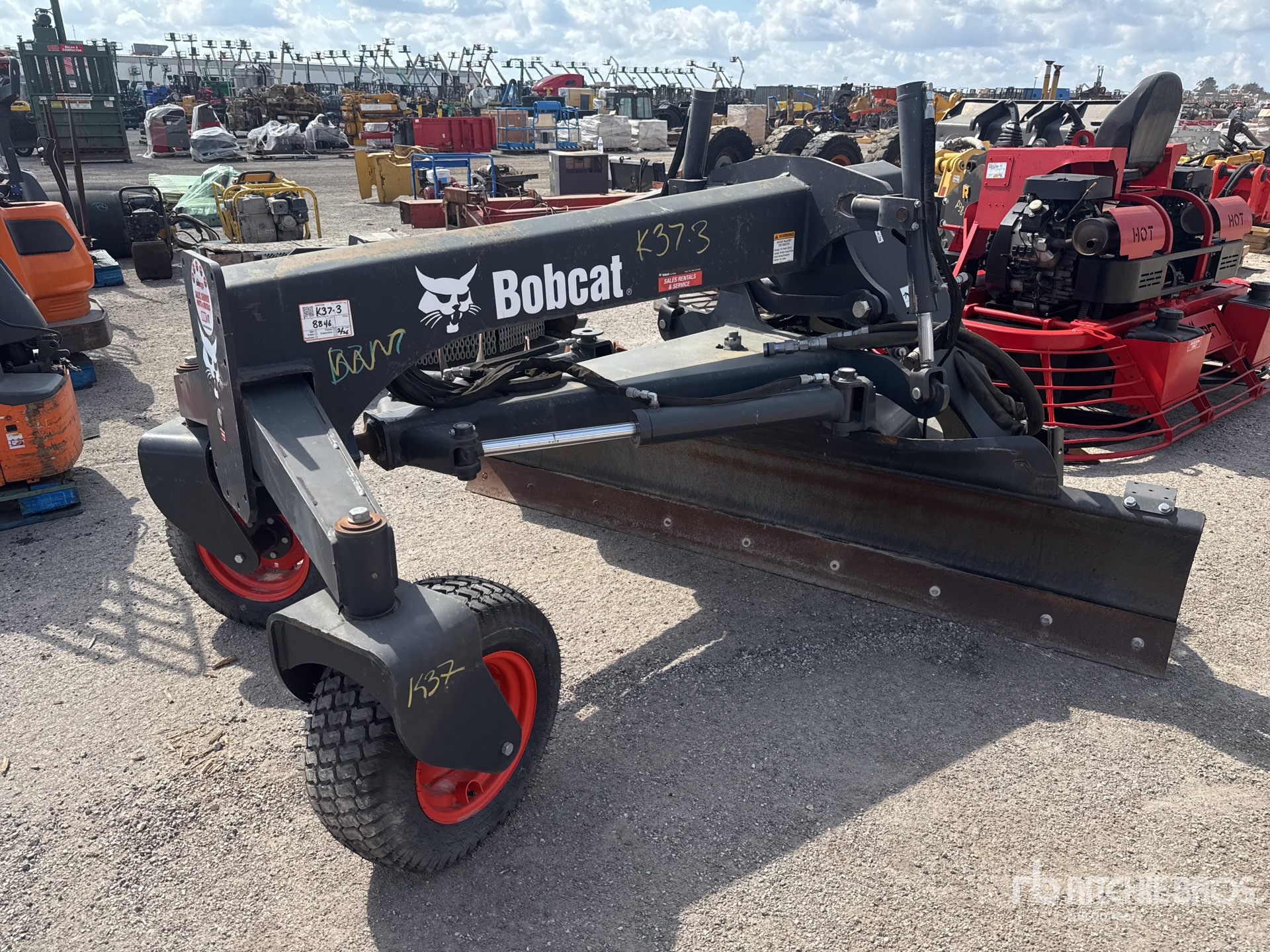 General Appearance with Foto, angolo anteriore sinistro