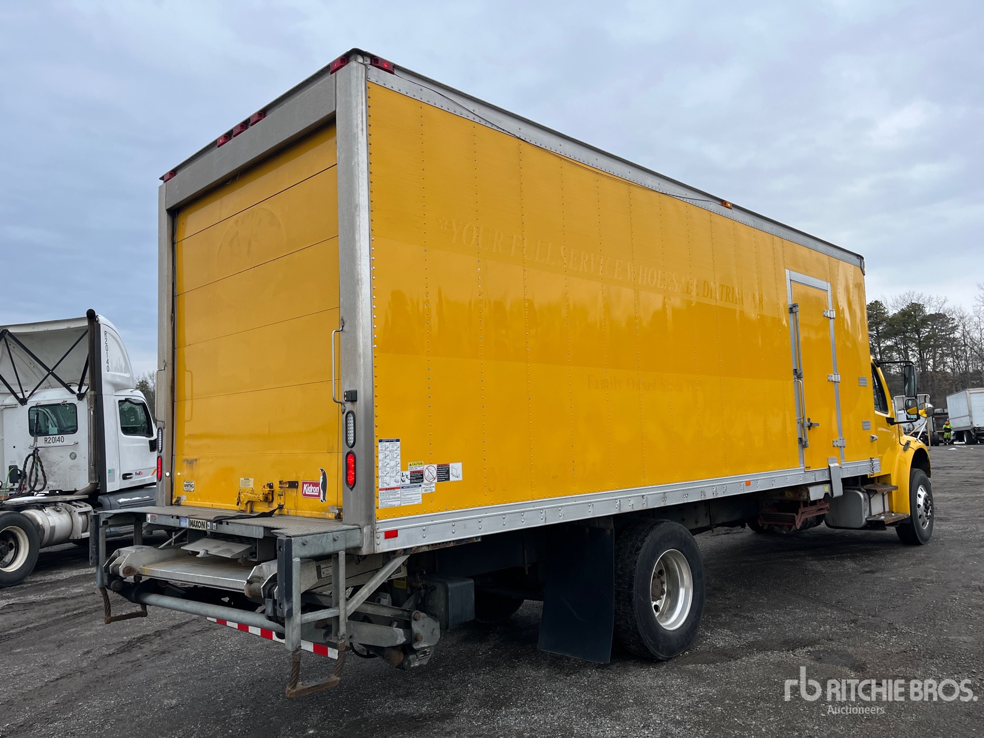 General Appearance with Imagen: esquina trasera derecha