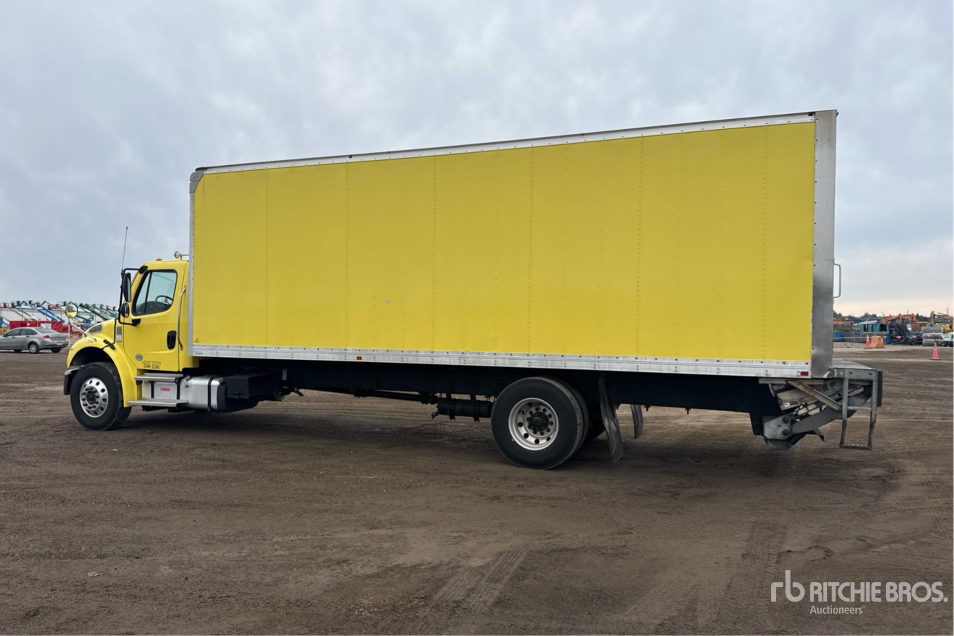 General Appearance with Foto, angolo posteriore sinistro