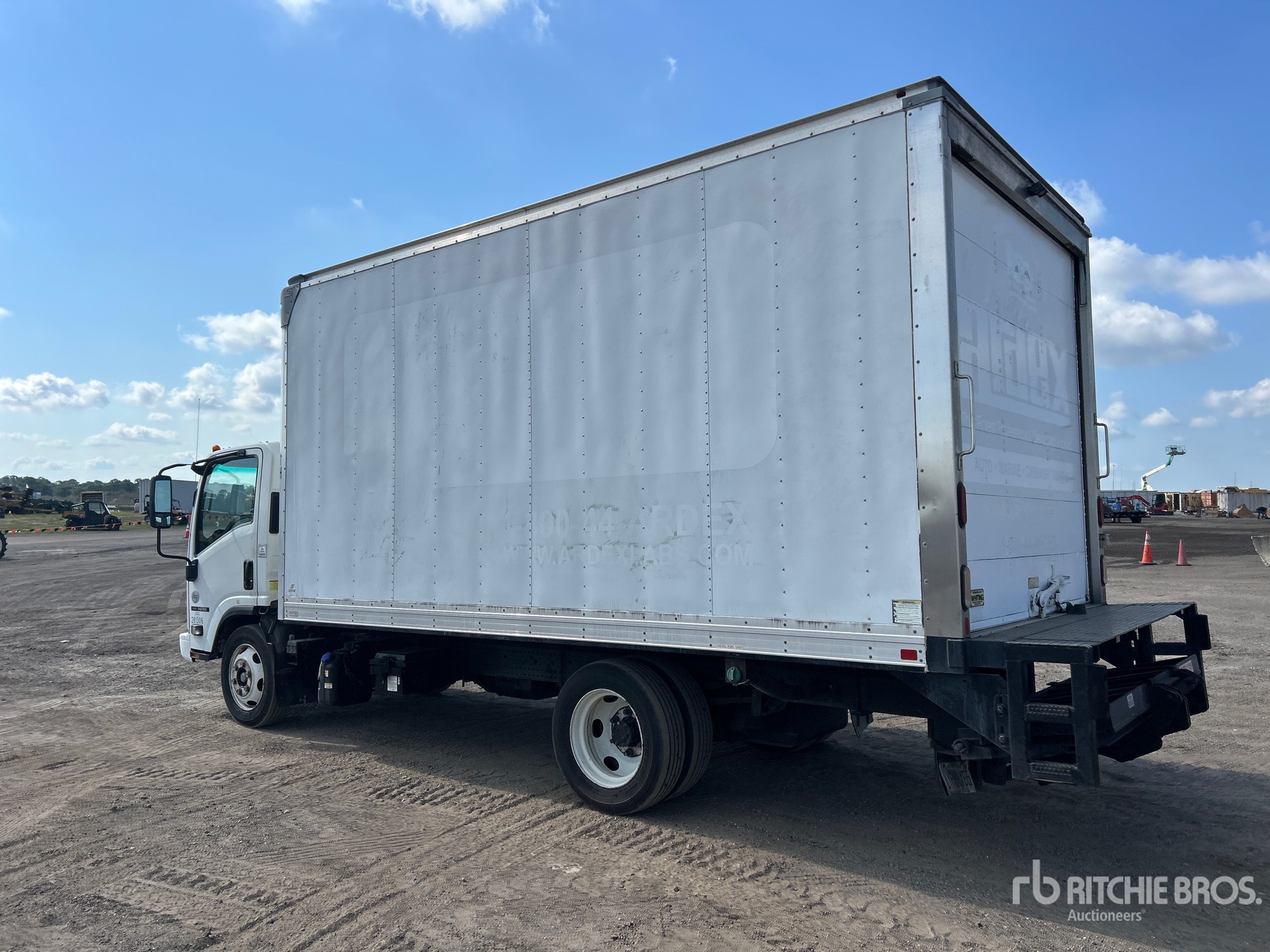 General Appearance with Bild, Ecke hinten links