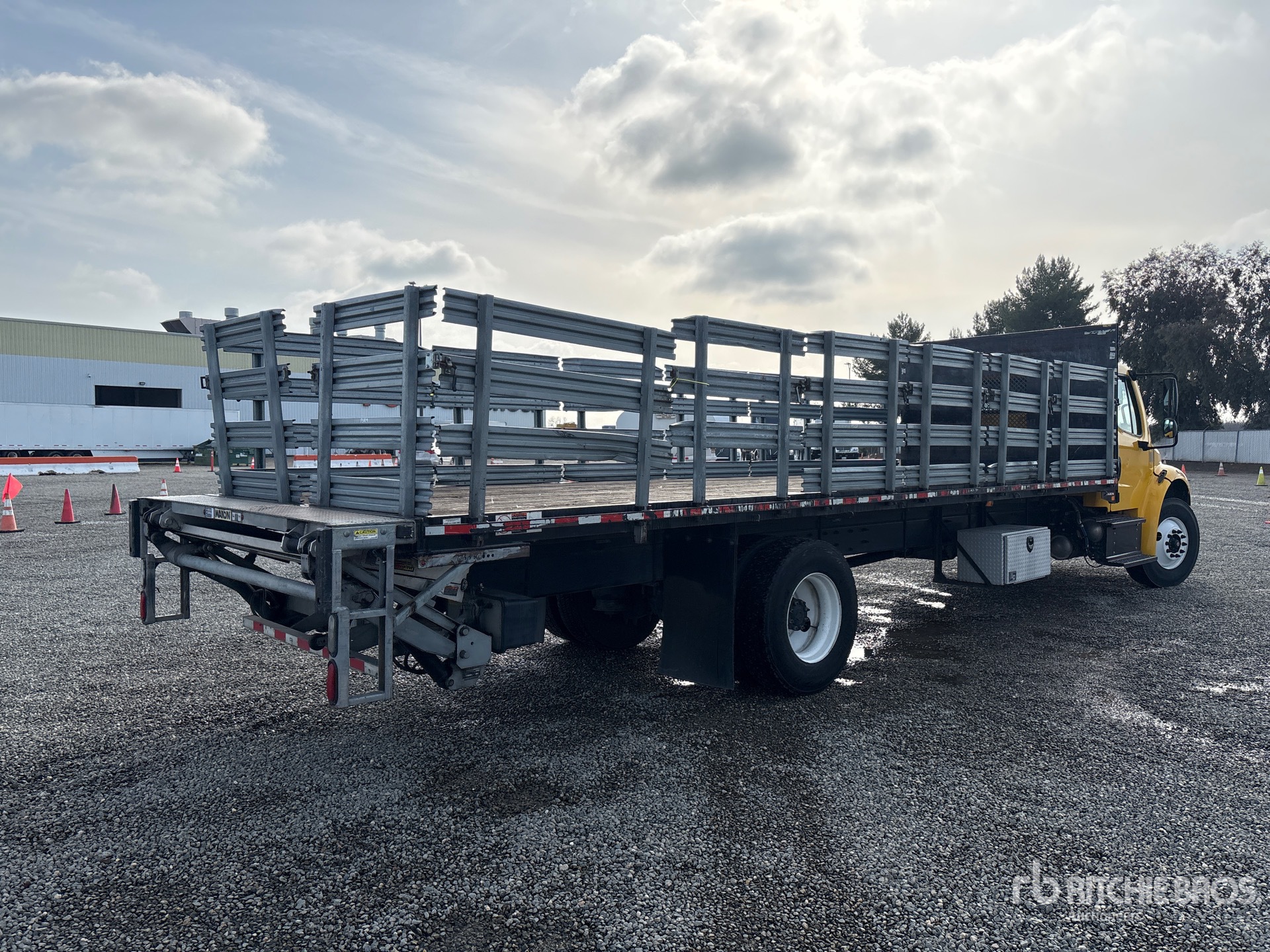 General Appearance with Imagen: esquina trasera derecha