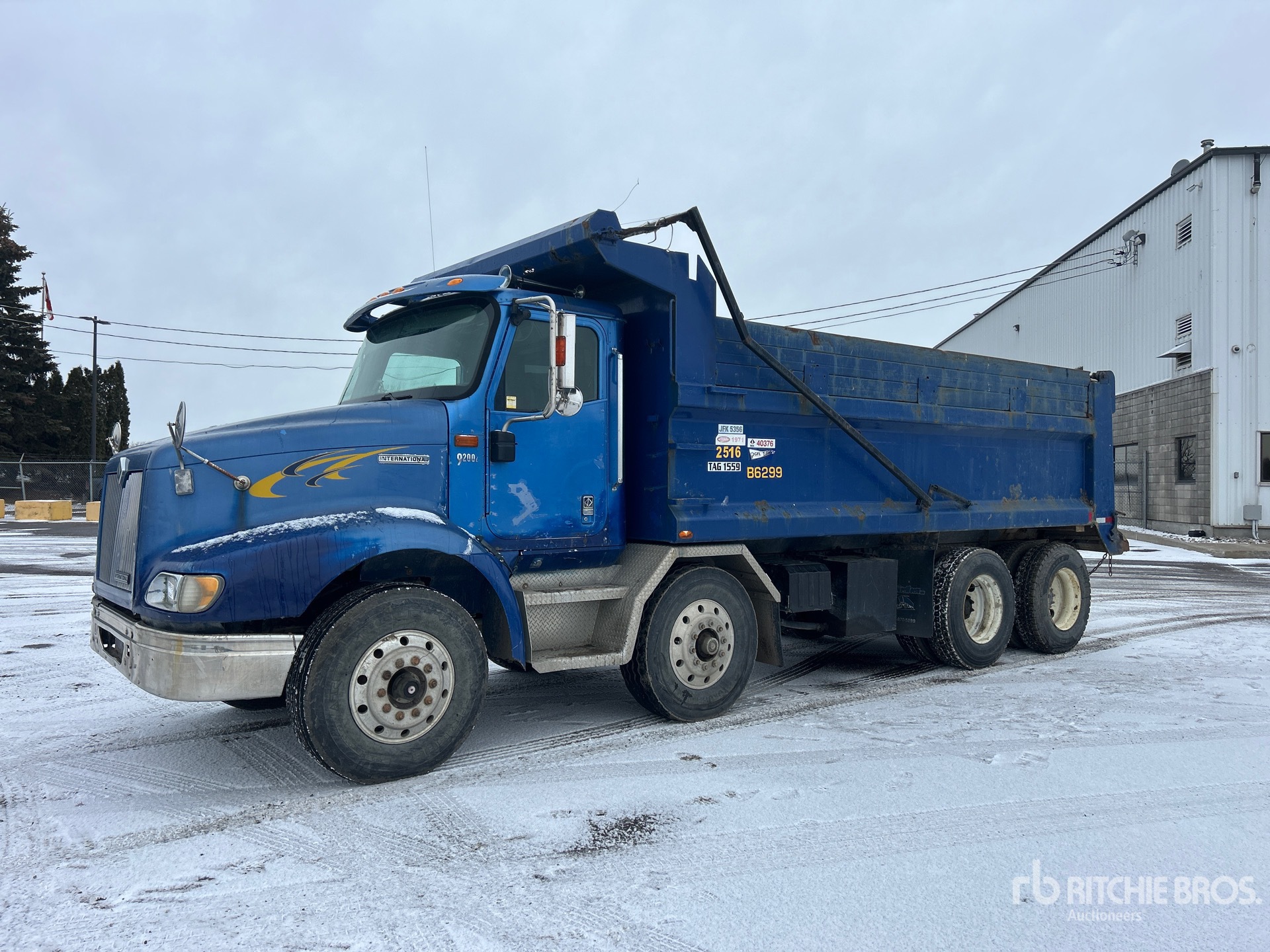 General Appearance with Picture, Left Front Corner