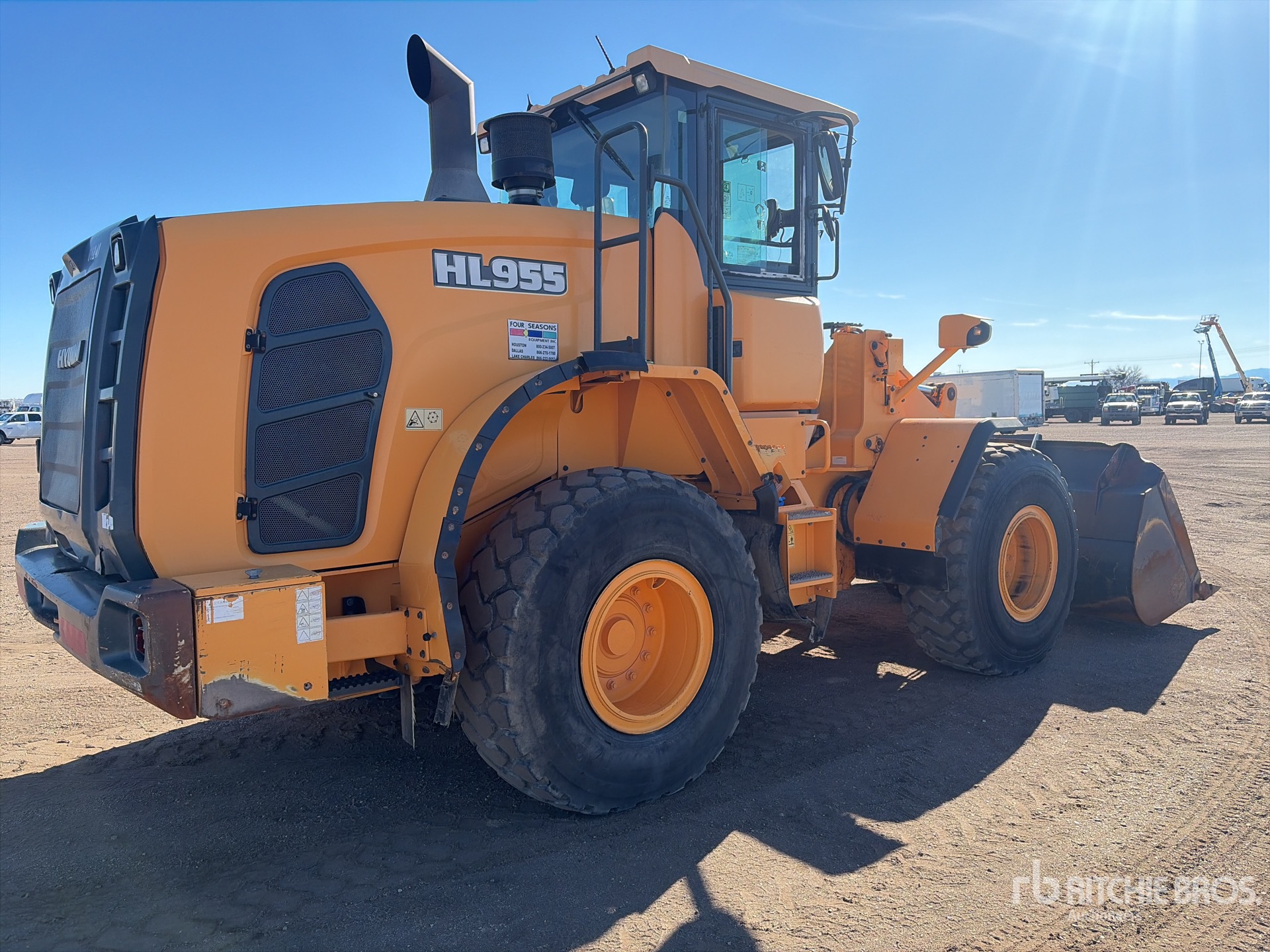 General Appearance with Picture, Right Rear Corner