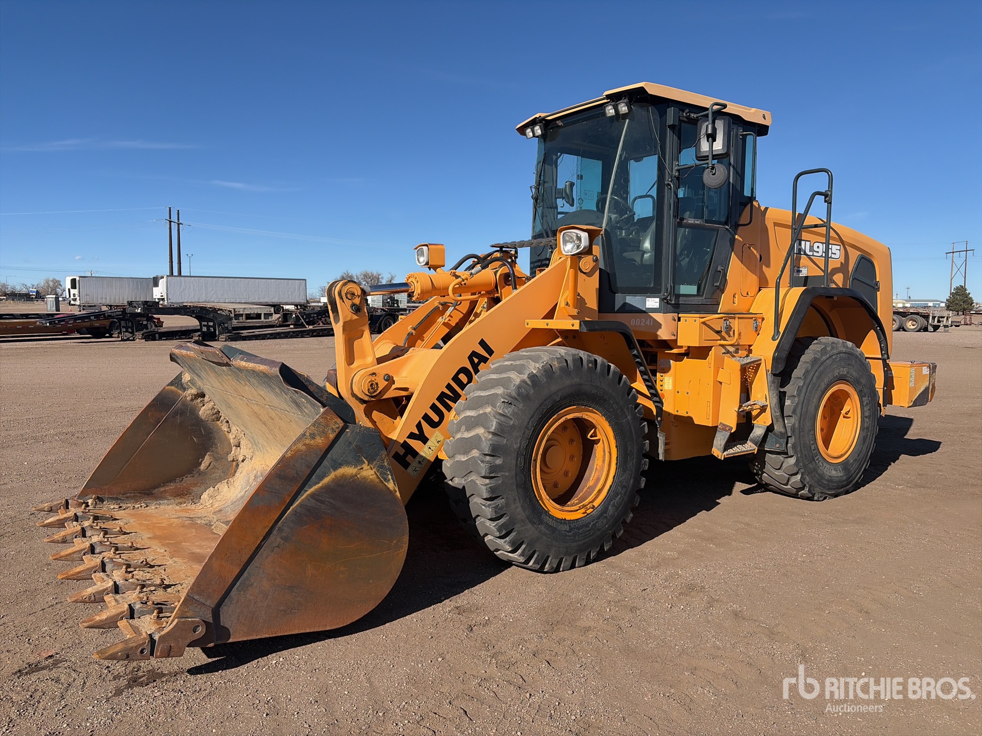 General Appearance with Picture, Left Front Corner