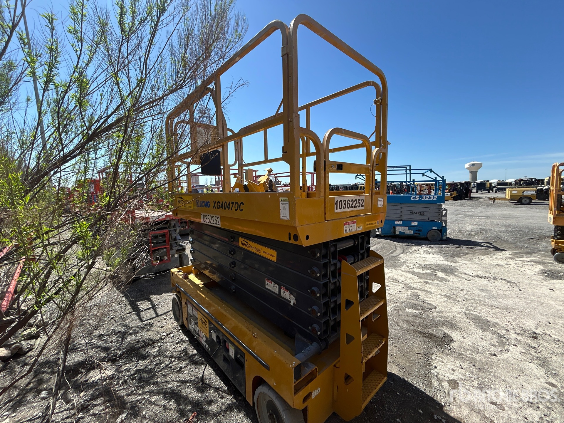 Aspect général with Image, coin arrière gauche