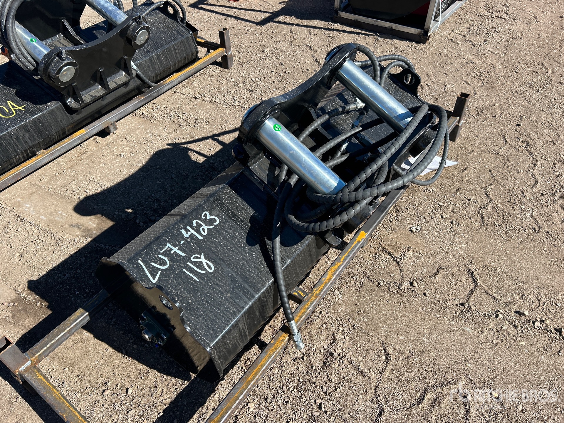 General Appearance with Bild, Ecke hinten links