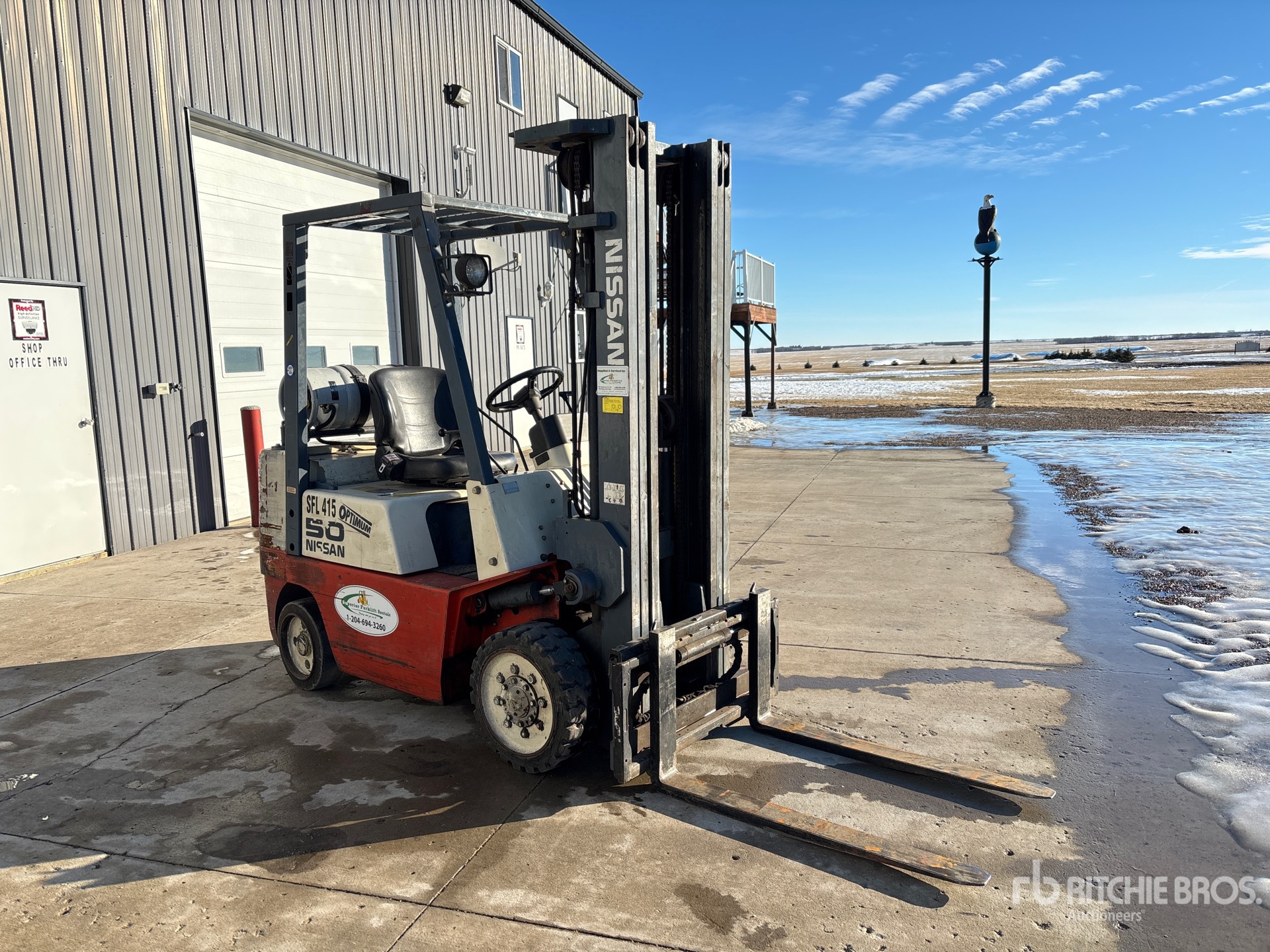 General Appearance with Picture, Right Front Corner