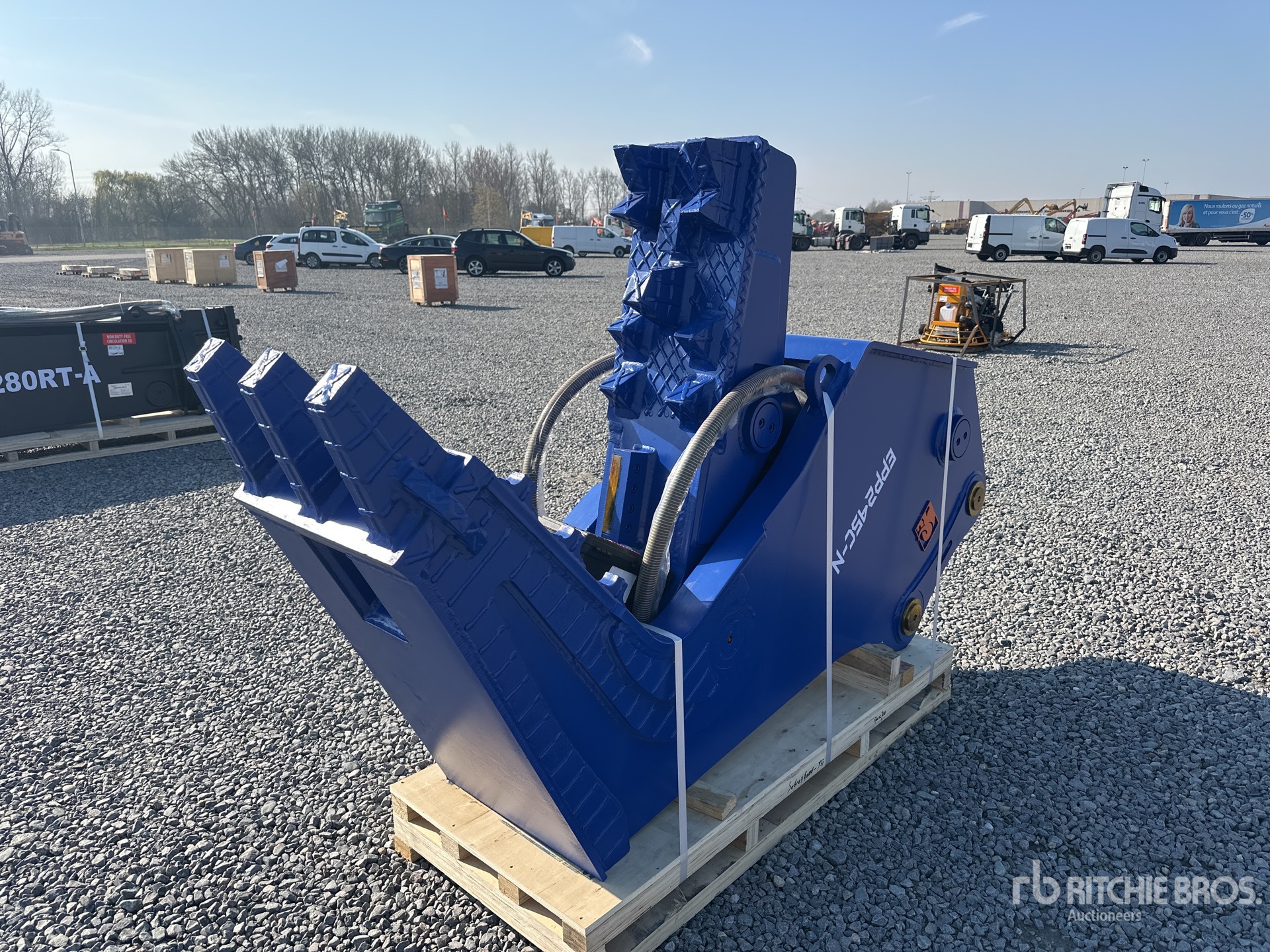 General Appearance with Picture, Left Front Corner