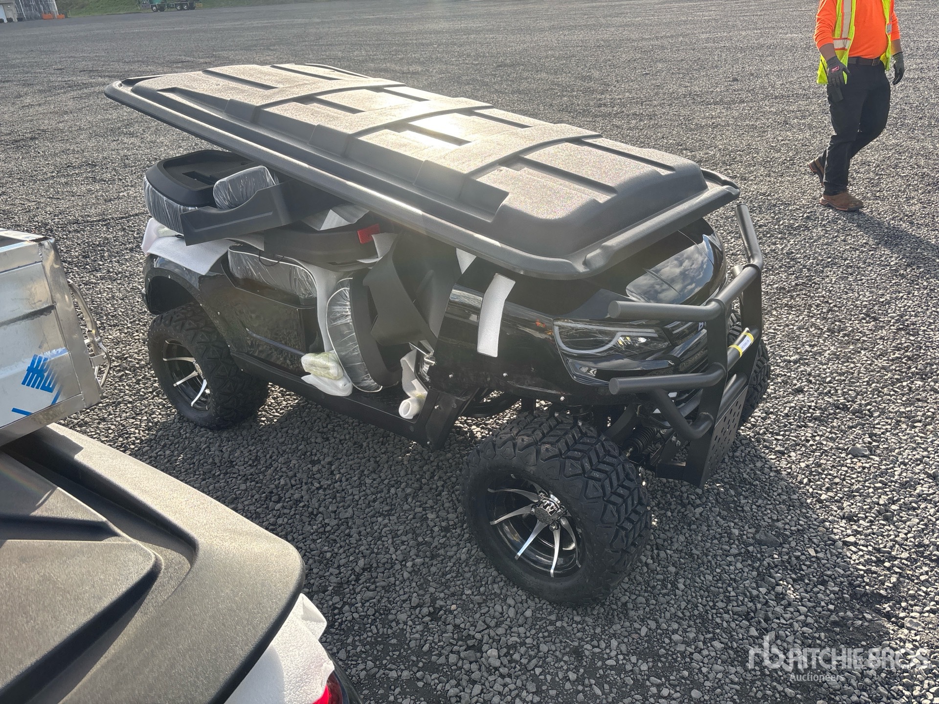 General Appearance with Picture, Right Front Corner