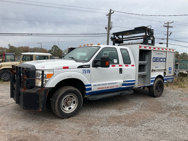 2016 Ford F-350 XL 4x4 Extended Cab Utility Truck