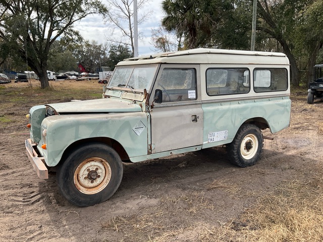 Land Rover 109 4x4 SUV