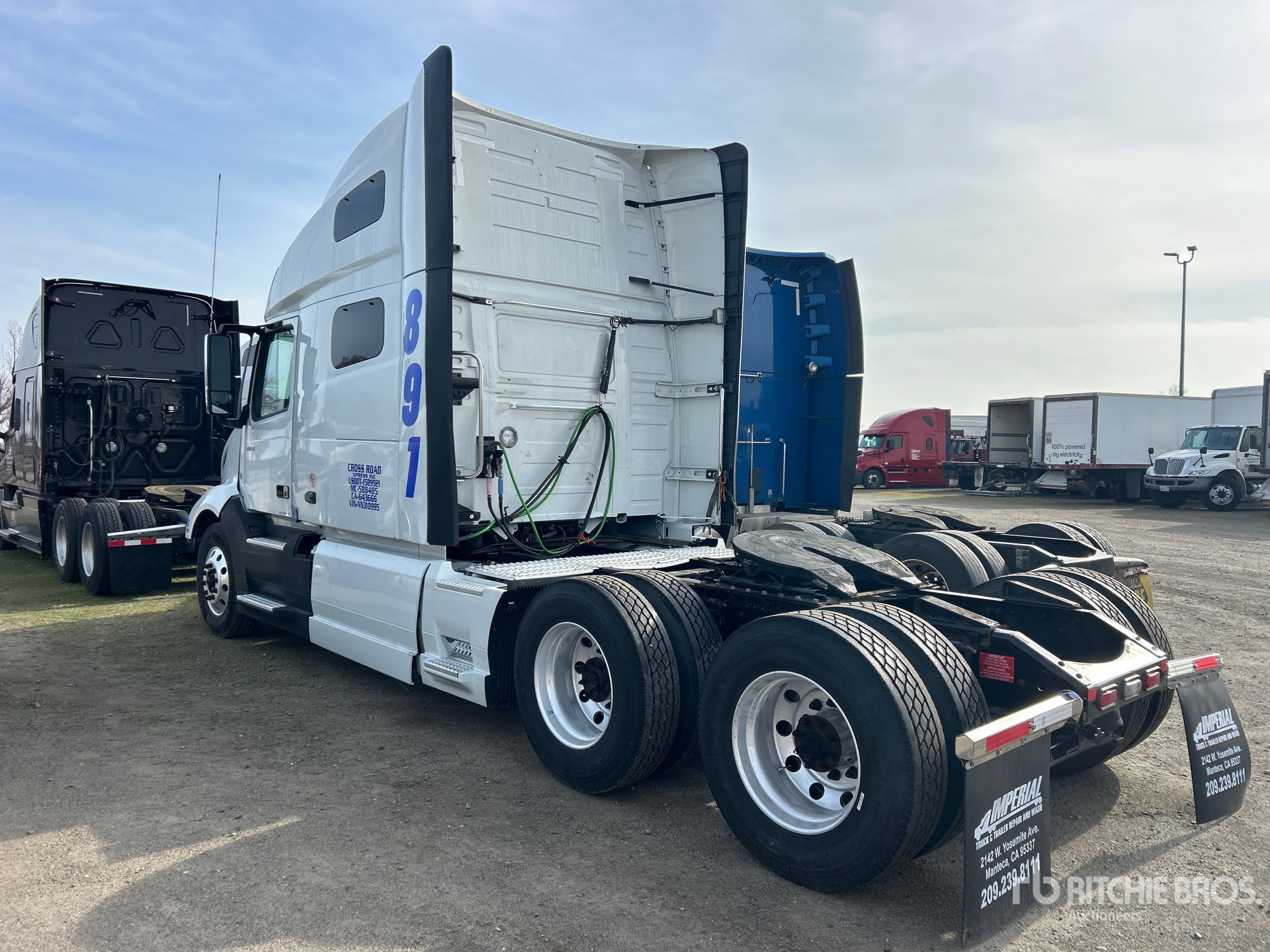 General Appearance with Picture, Left Rear Corner