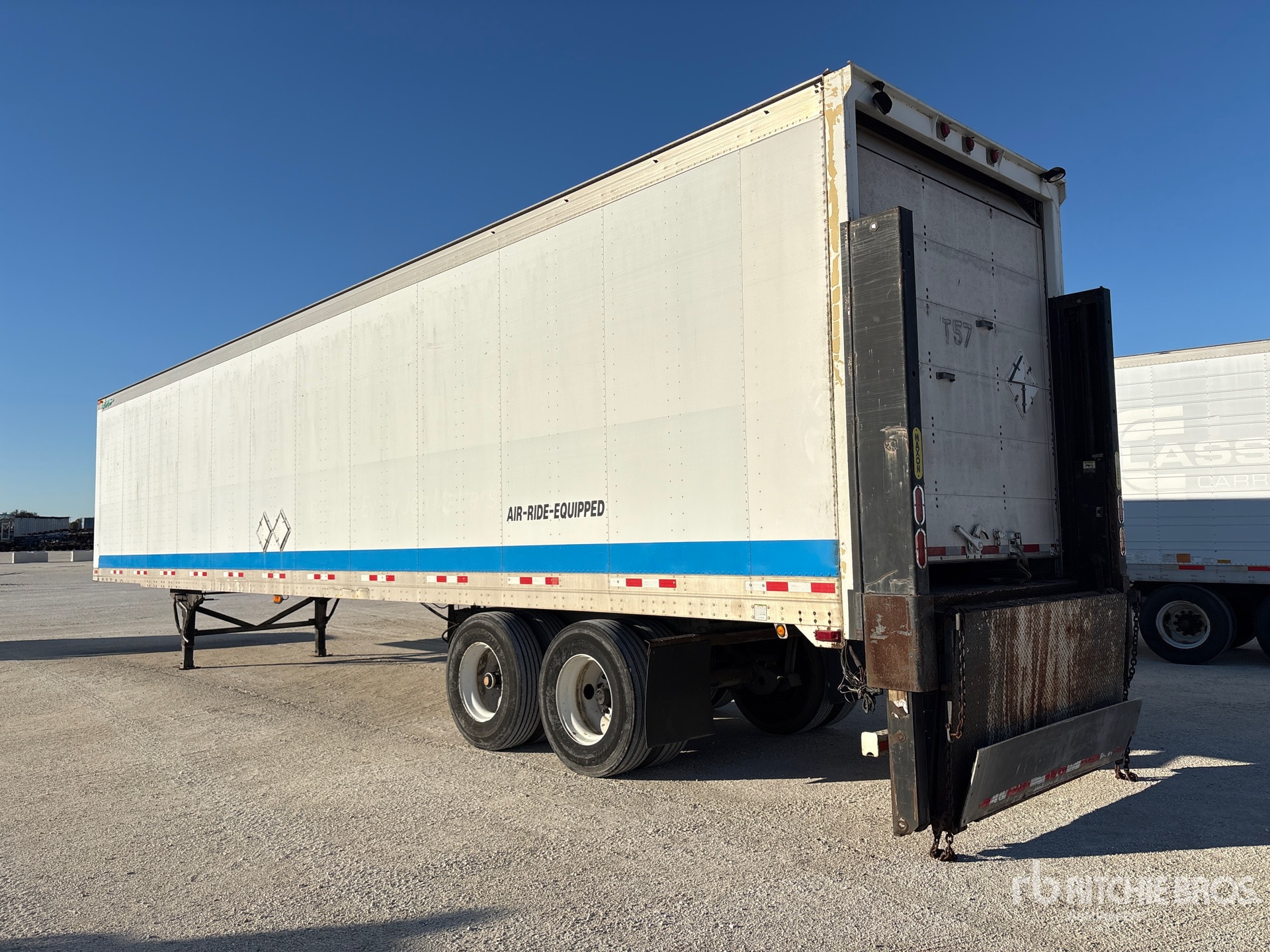 Aspect général with Image, coin arrière gauche