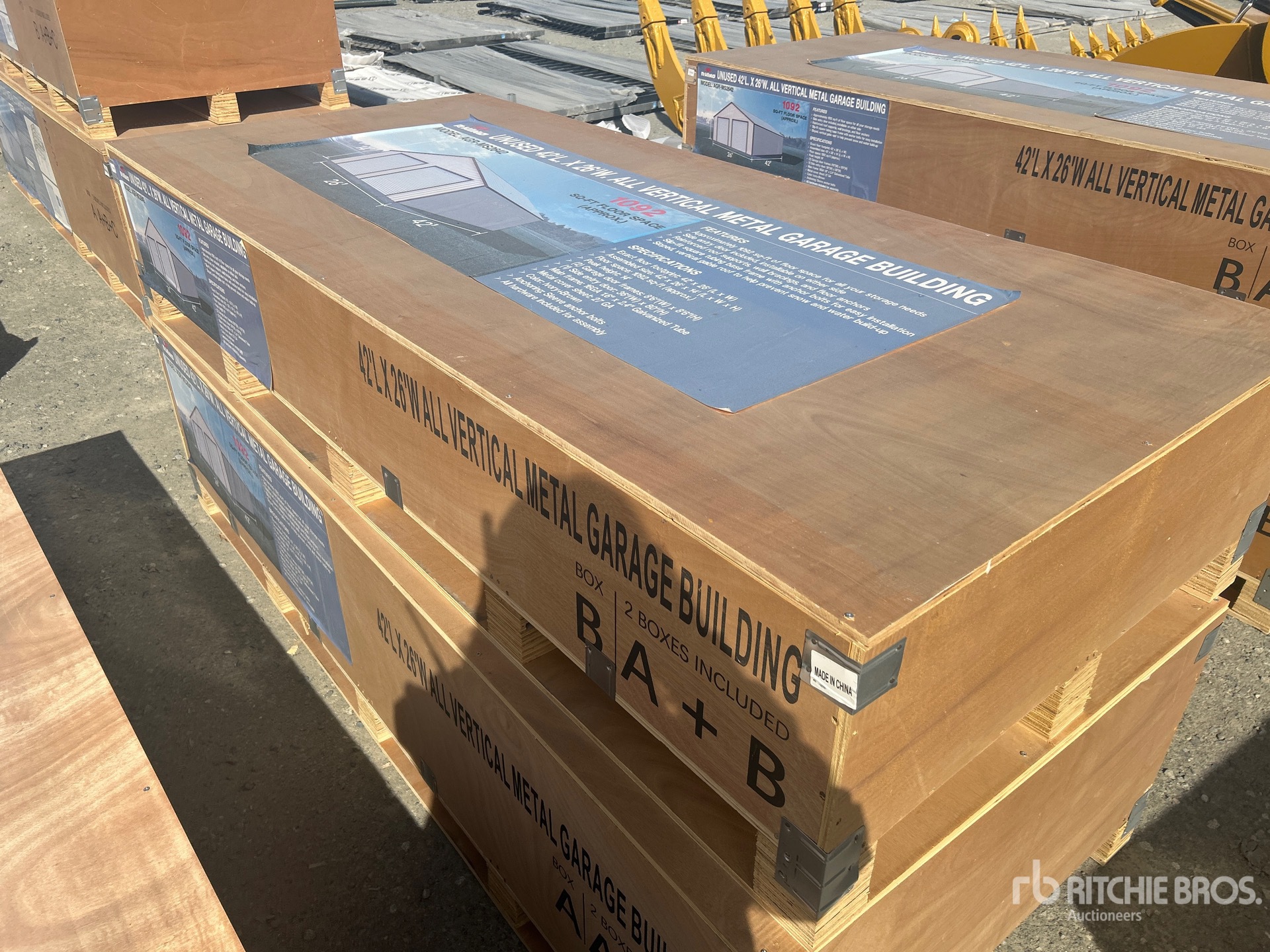 General Appearance with Bild, Ecke vorne links