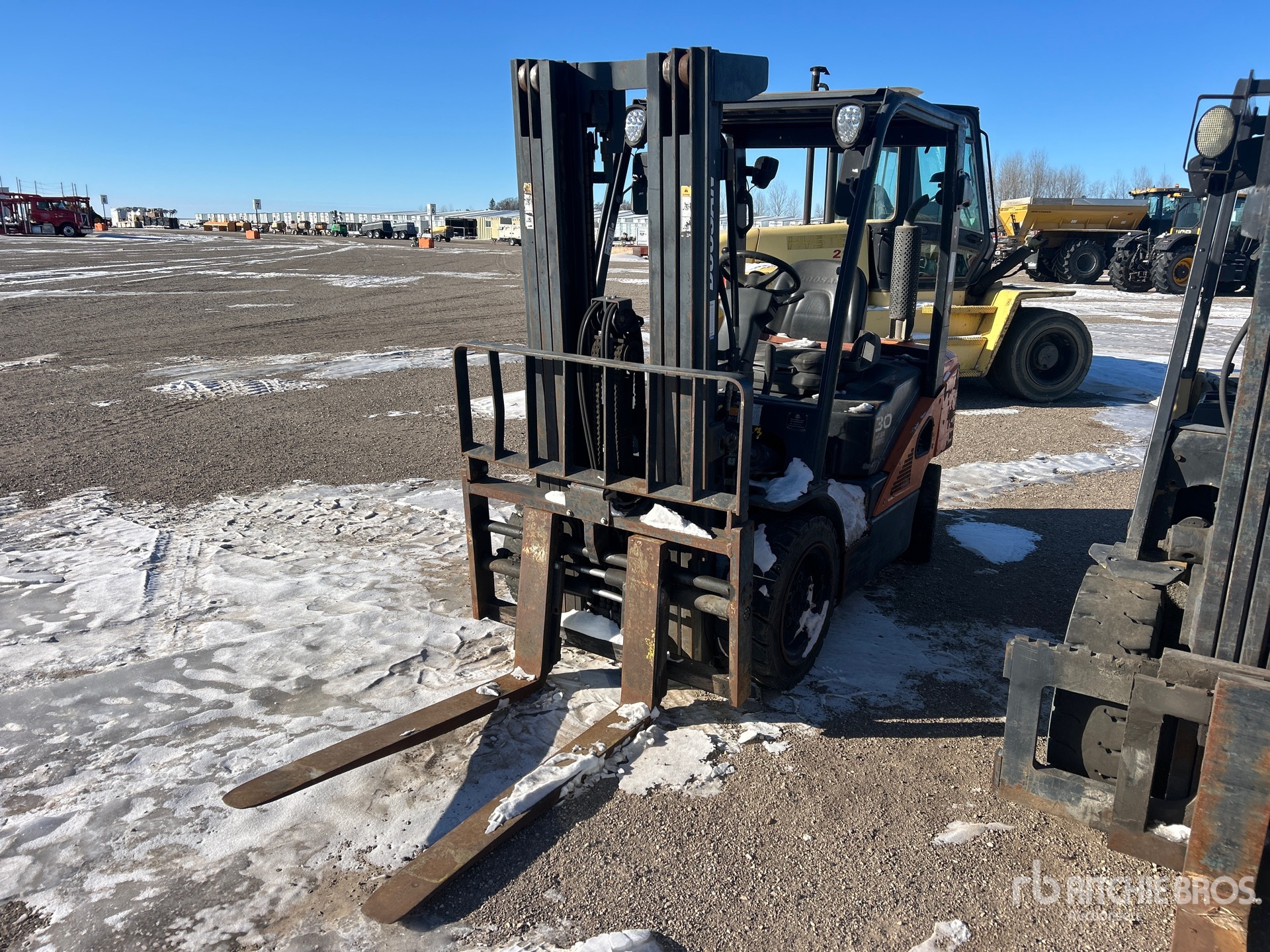 General Appearance with Bild, Ecke vorne links