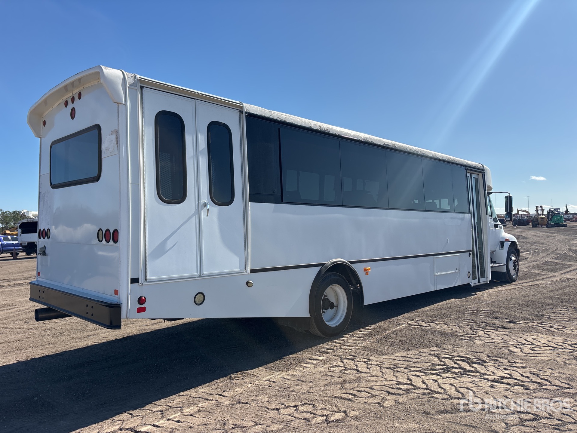 General Appearance with Bild, Ecke hinten rechts