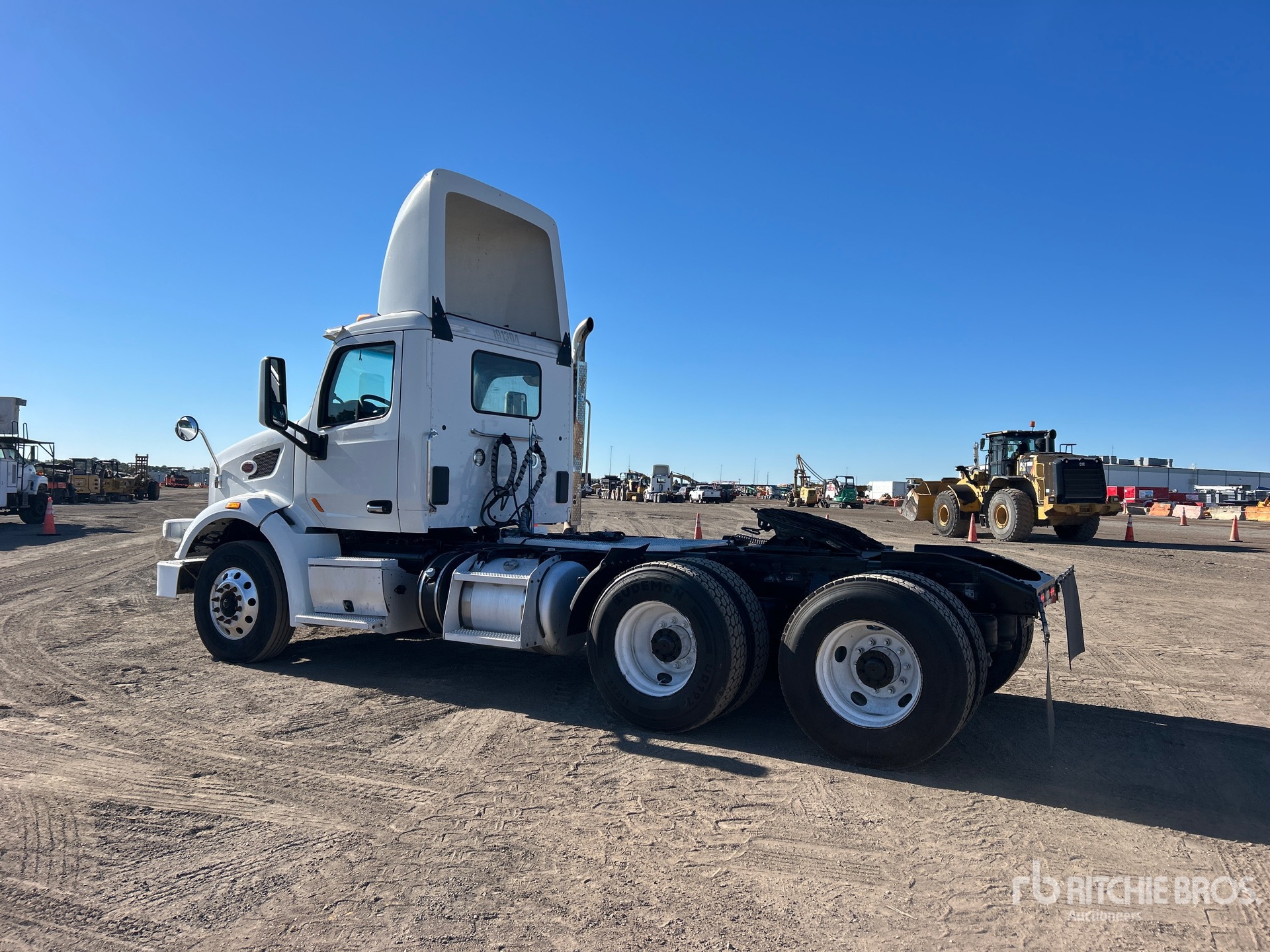 Aspect général with Image, coin arrière gauche