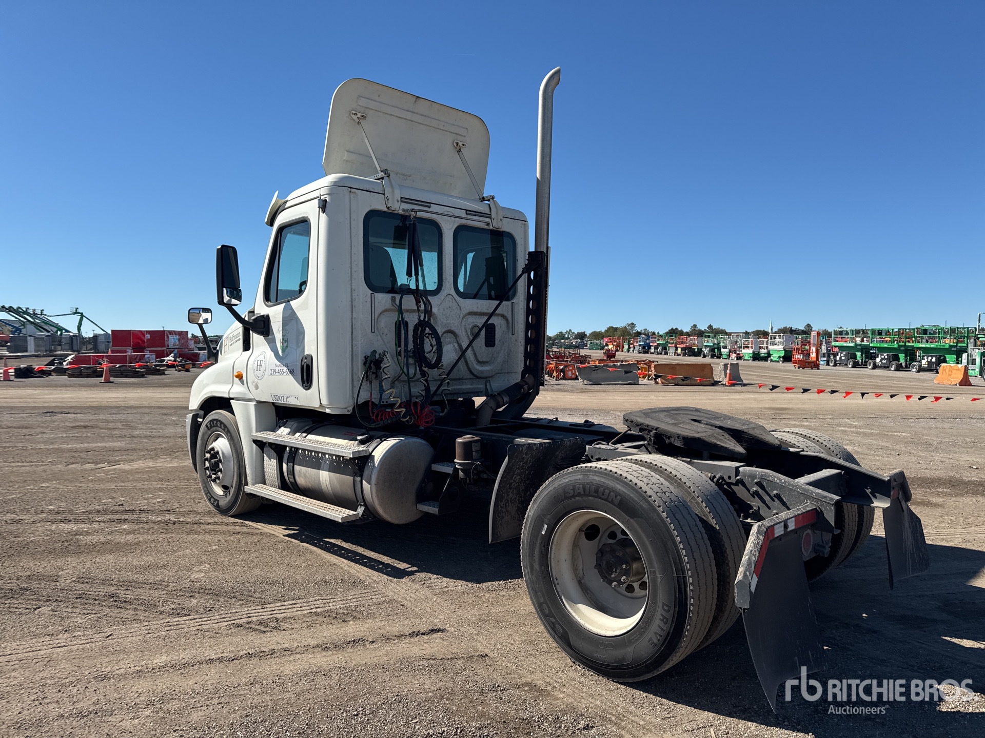 Aspect général with Image, coin arrière gauche