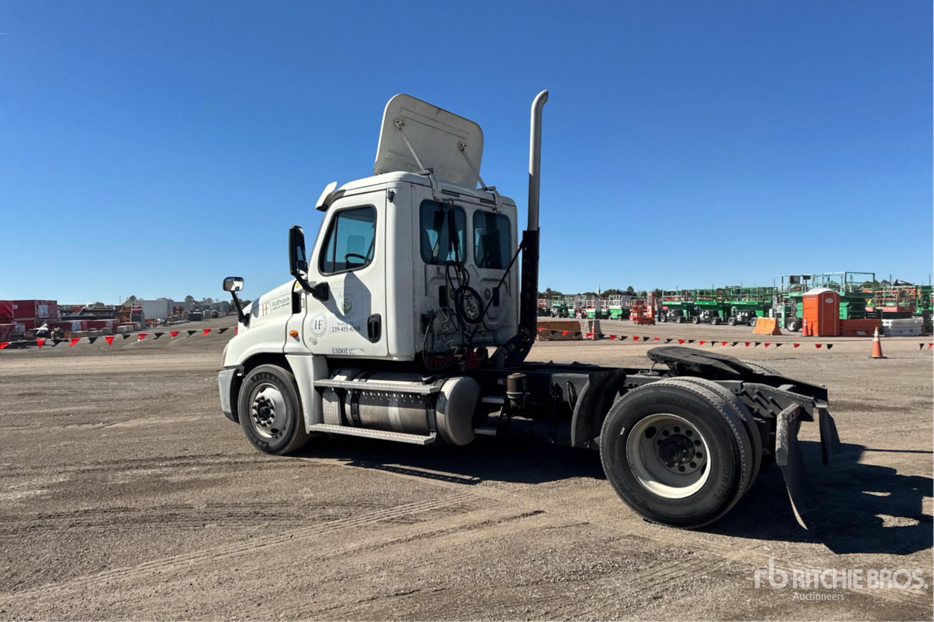 Aspect général with Image, coin arrière gauche