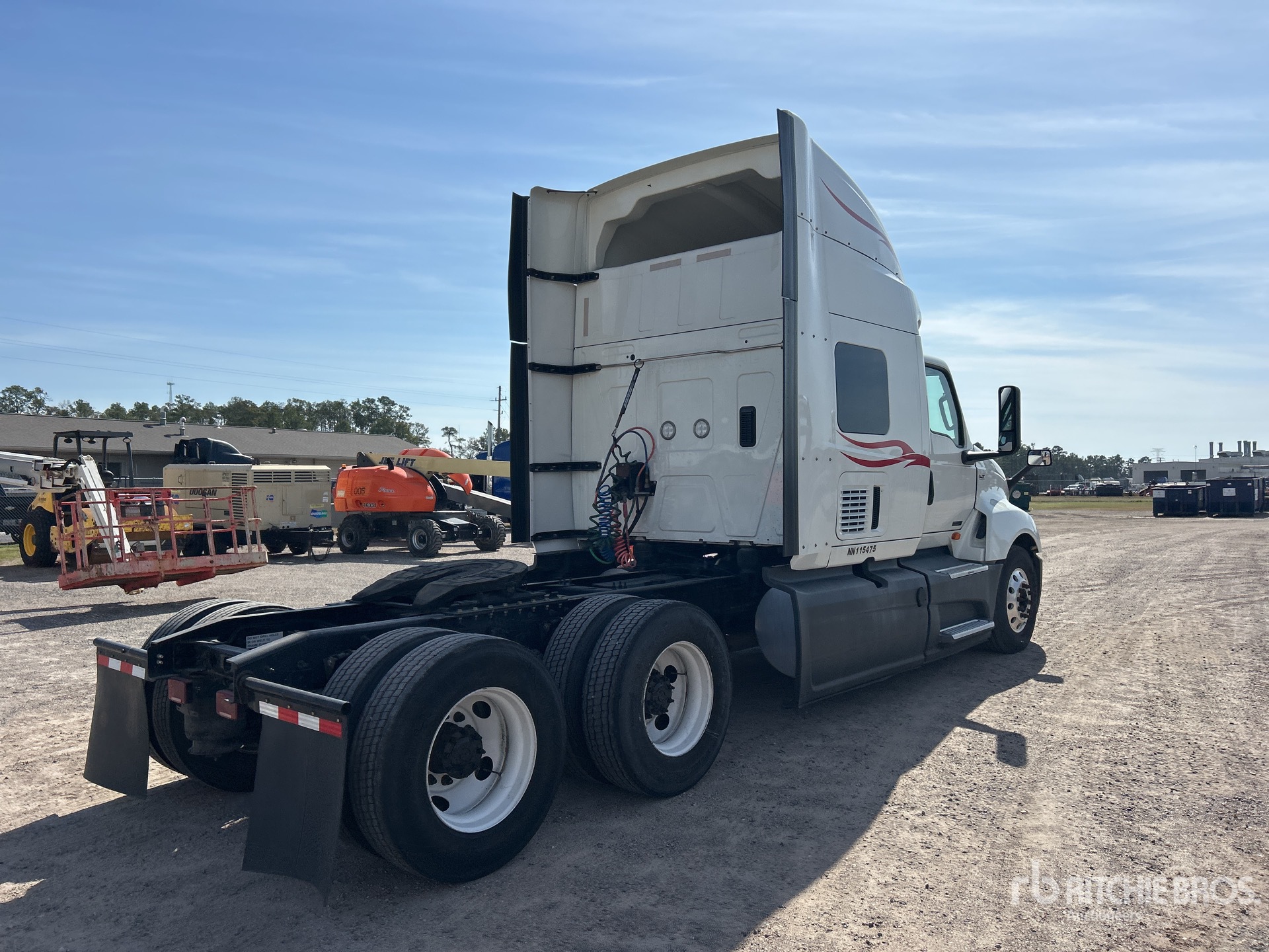 General Appearance with Bild, Ecke hinten rechts