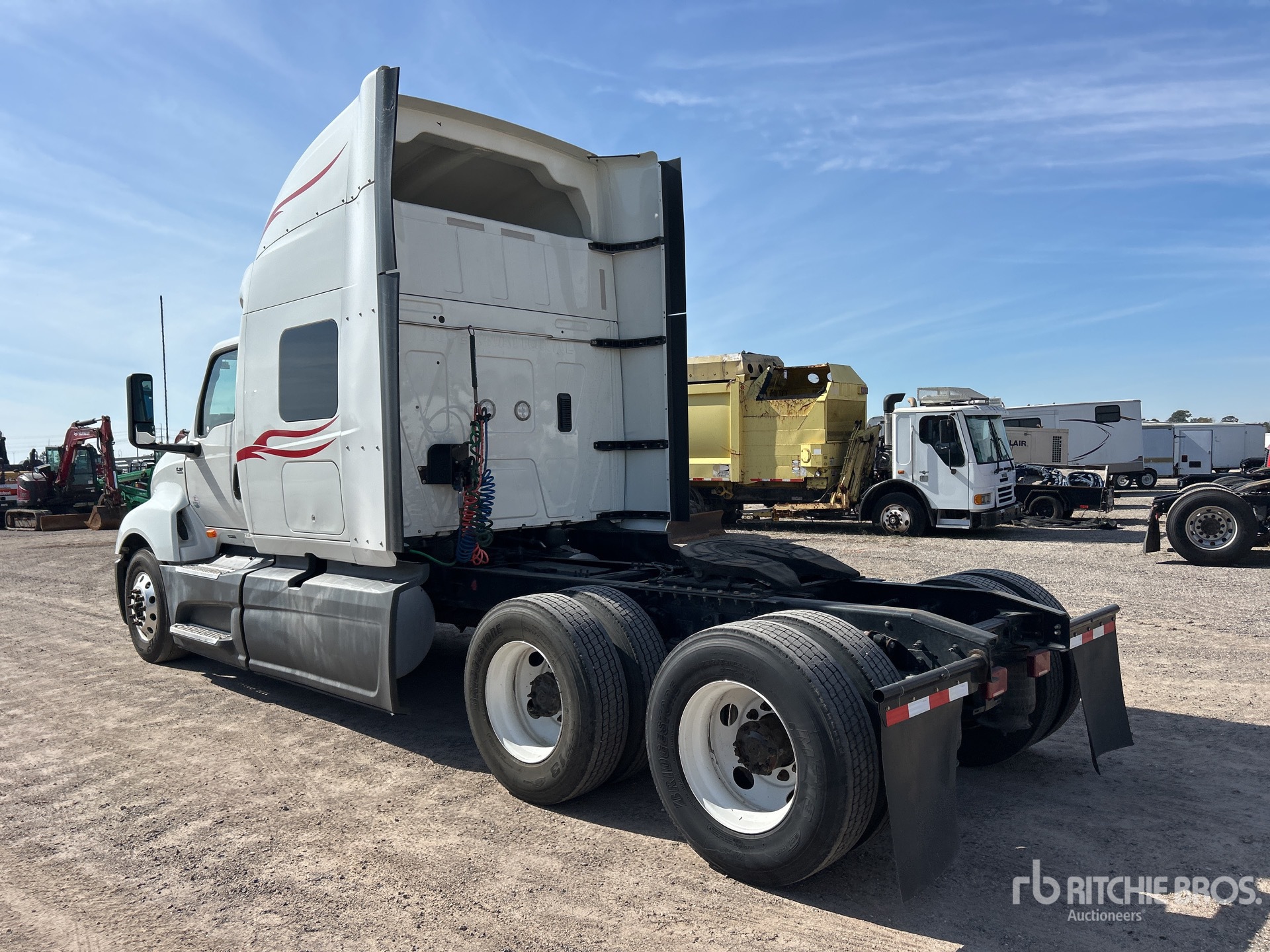 General Appearance with Bild, Ecke hinten links