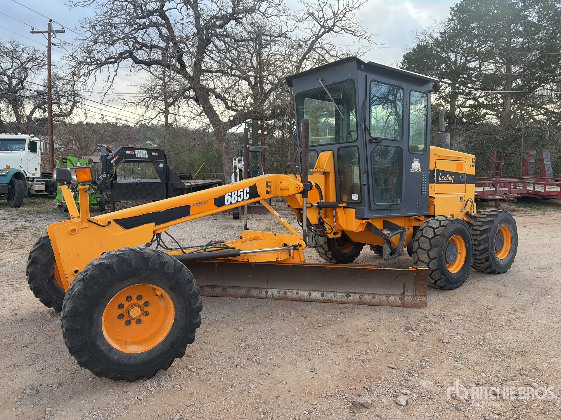 General Appearance with Picture, Left Front Corner