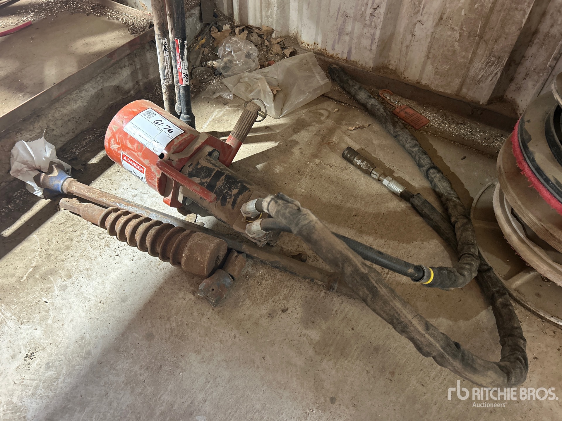 General Appearance with Foto, angolo anteriore sinistro