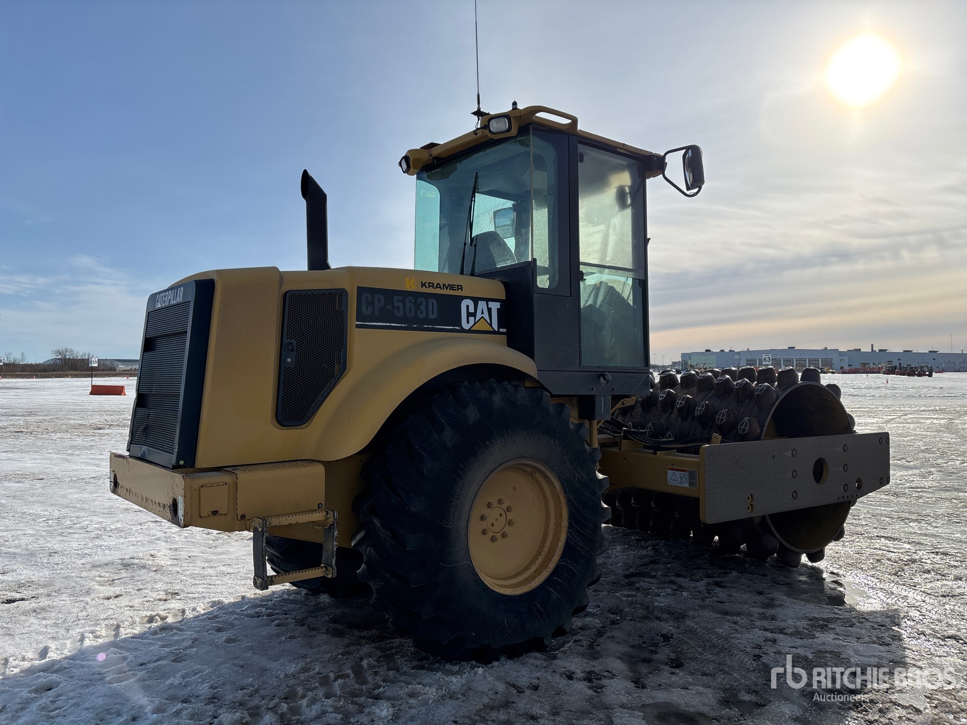 General Appearance with Foto, angolo anteriore sinistro