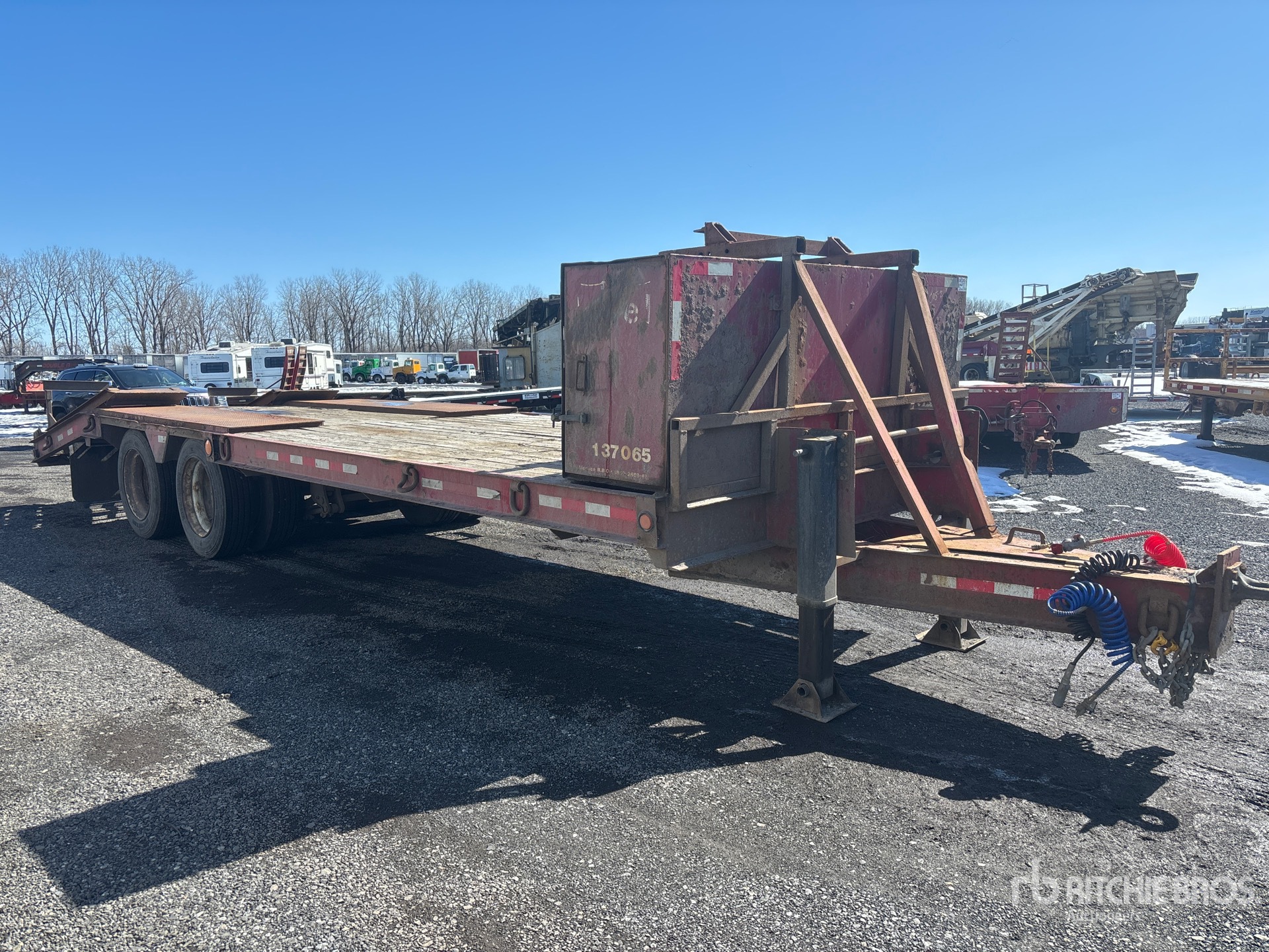 General Appearance with Picture, Right Front Corner