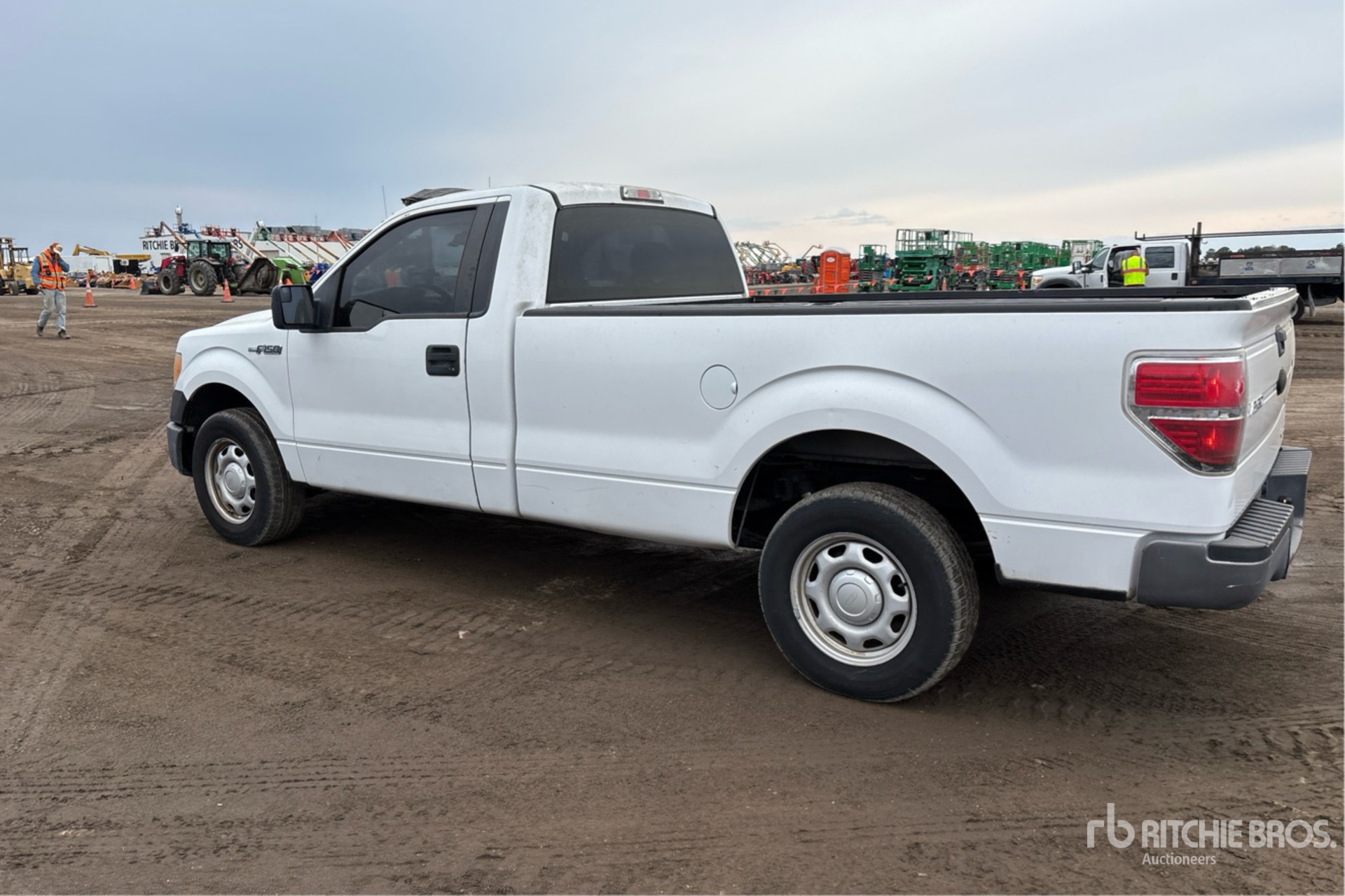 General Appearance with Picture, Left Rear Corner