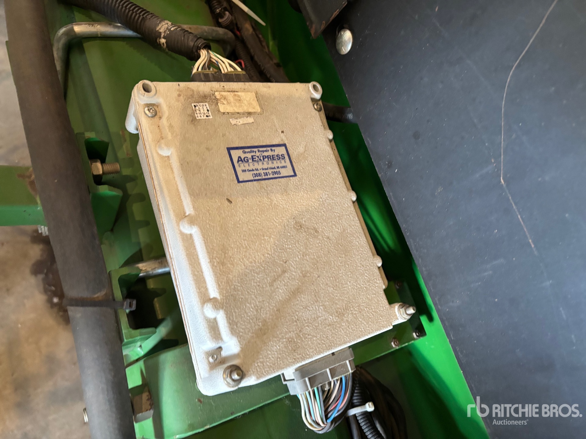 Photo of a 2001 John Deere 1770