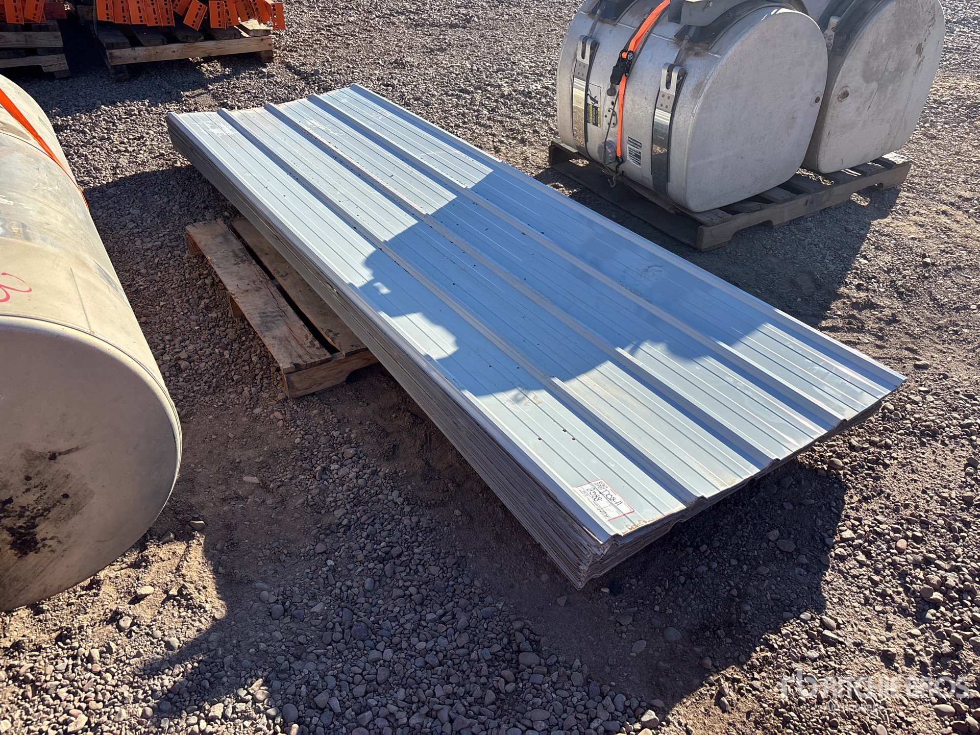 General Appearance with Image, coin avant droit