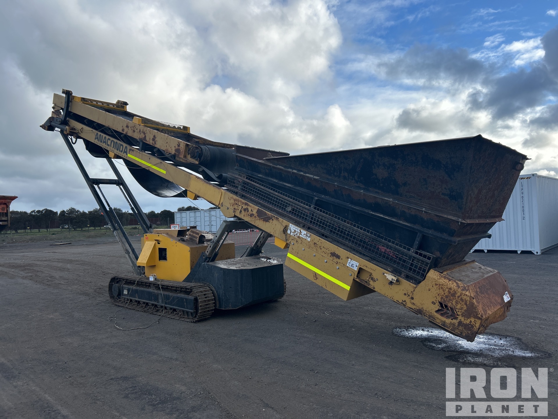 General Appearance with Bild, Ecke vorne rechts