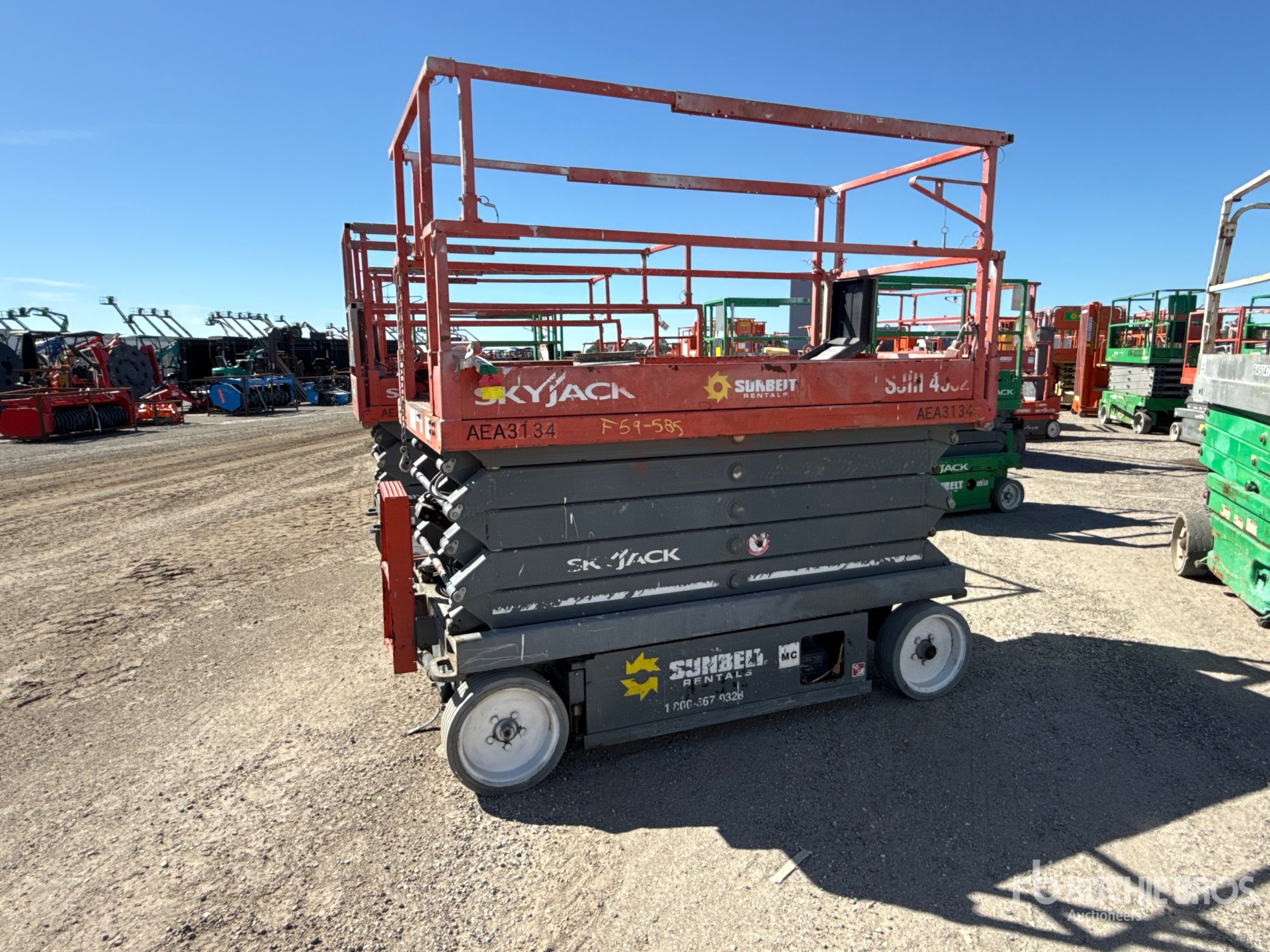 General Appearance with Picture, Right Rear Corner