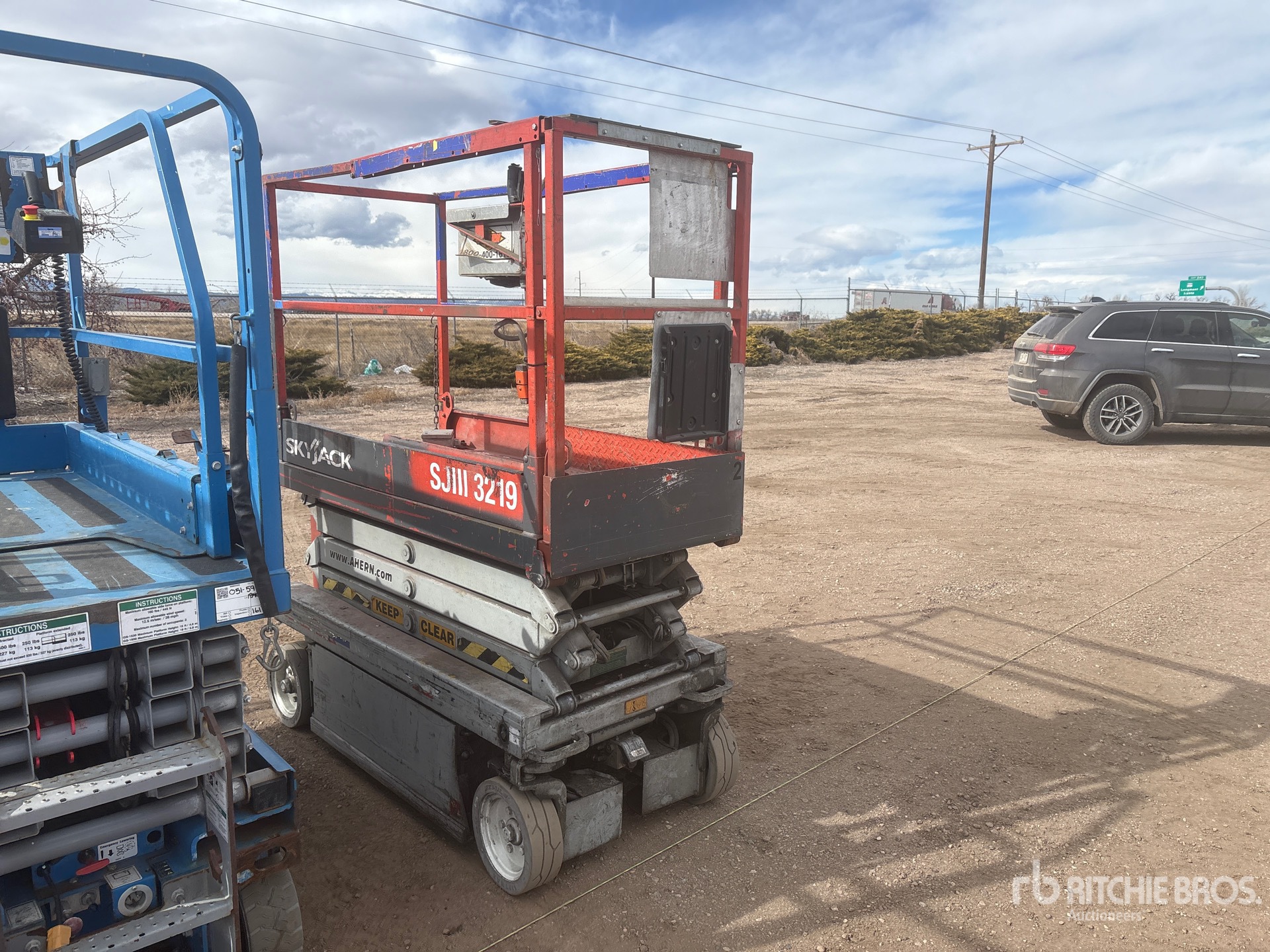 General Appearance with Picture, Right Front Corner