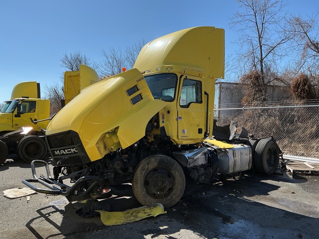 2024 Mack Anthem 6x4 T/A Day Cab Truck Tractor (Inoperable)