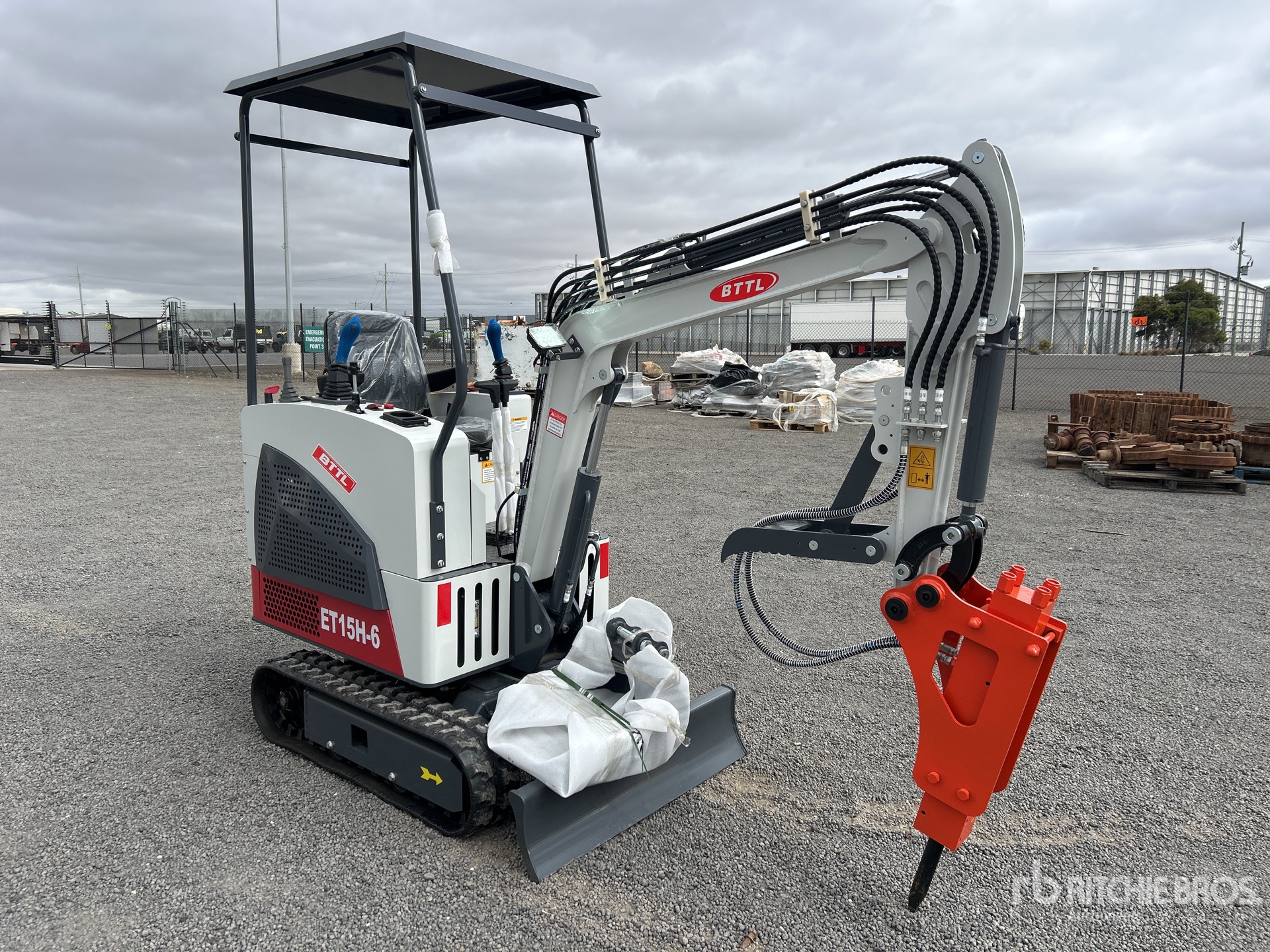 General Appearance with Picture, Right Front Corner